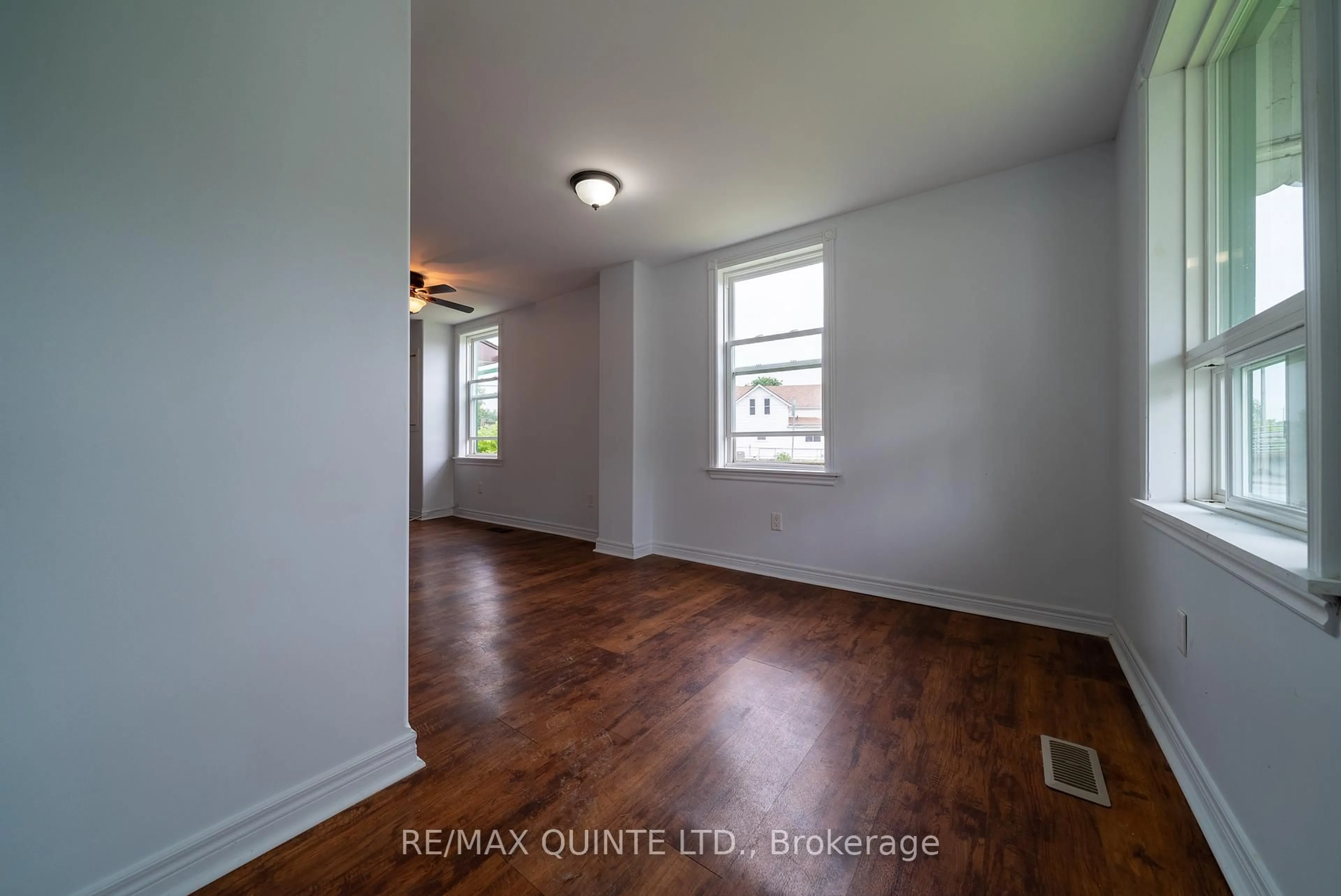 A pic of a room for 82 MOIRA St, Belleville Ontario K8P 2S3
