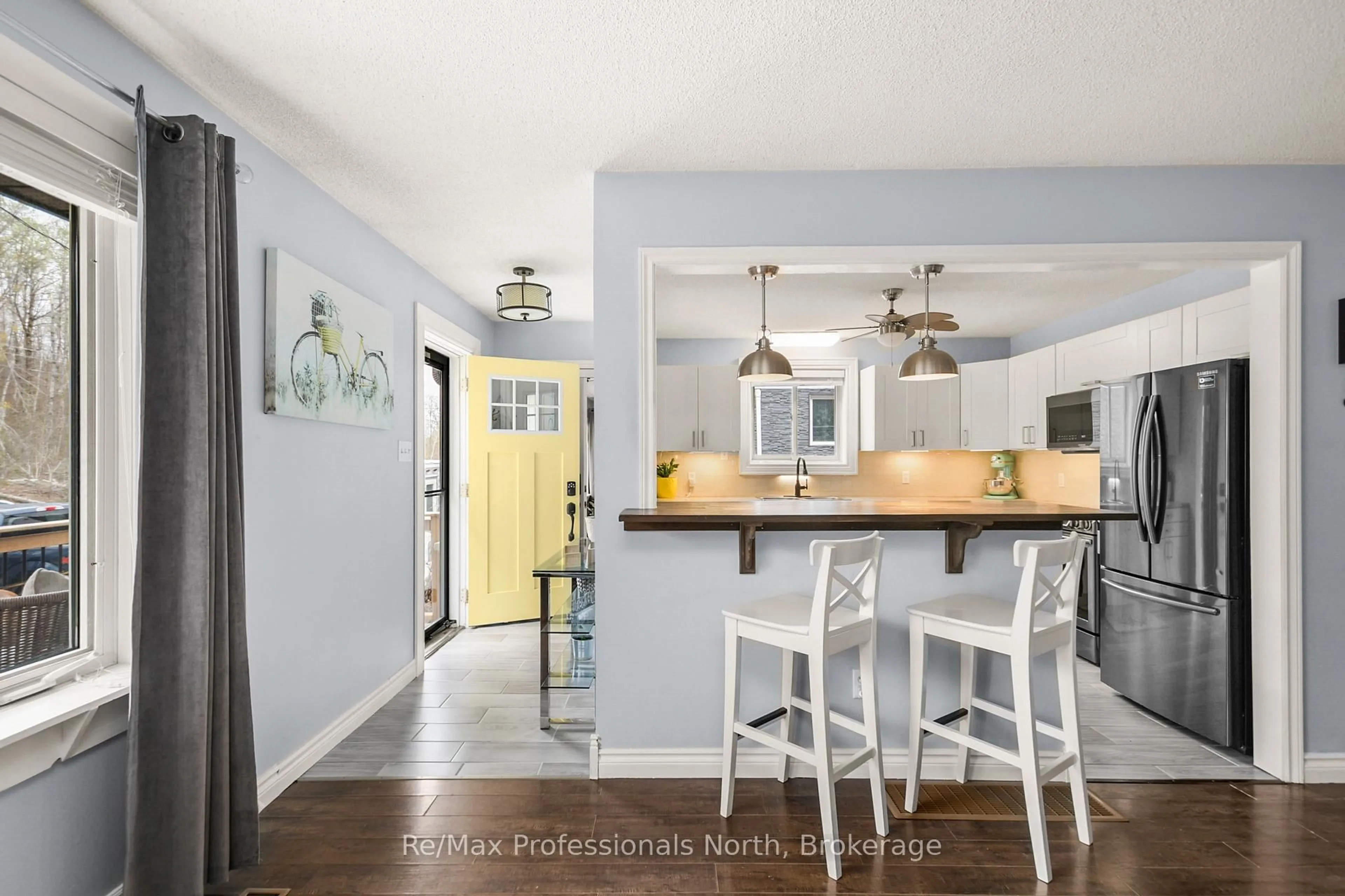 Open concept kitchen, unknown for 180 FERNWOOD Dr, Gravenhurst Ontario P1P 1P4