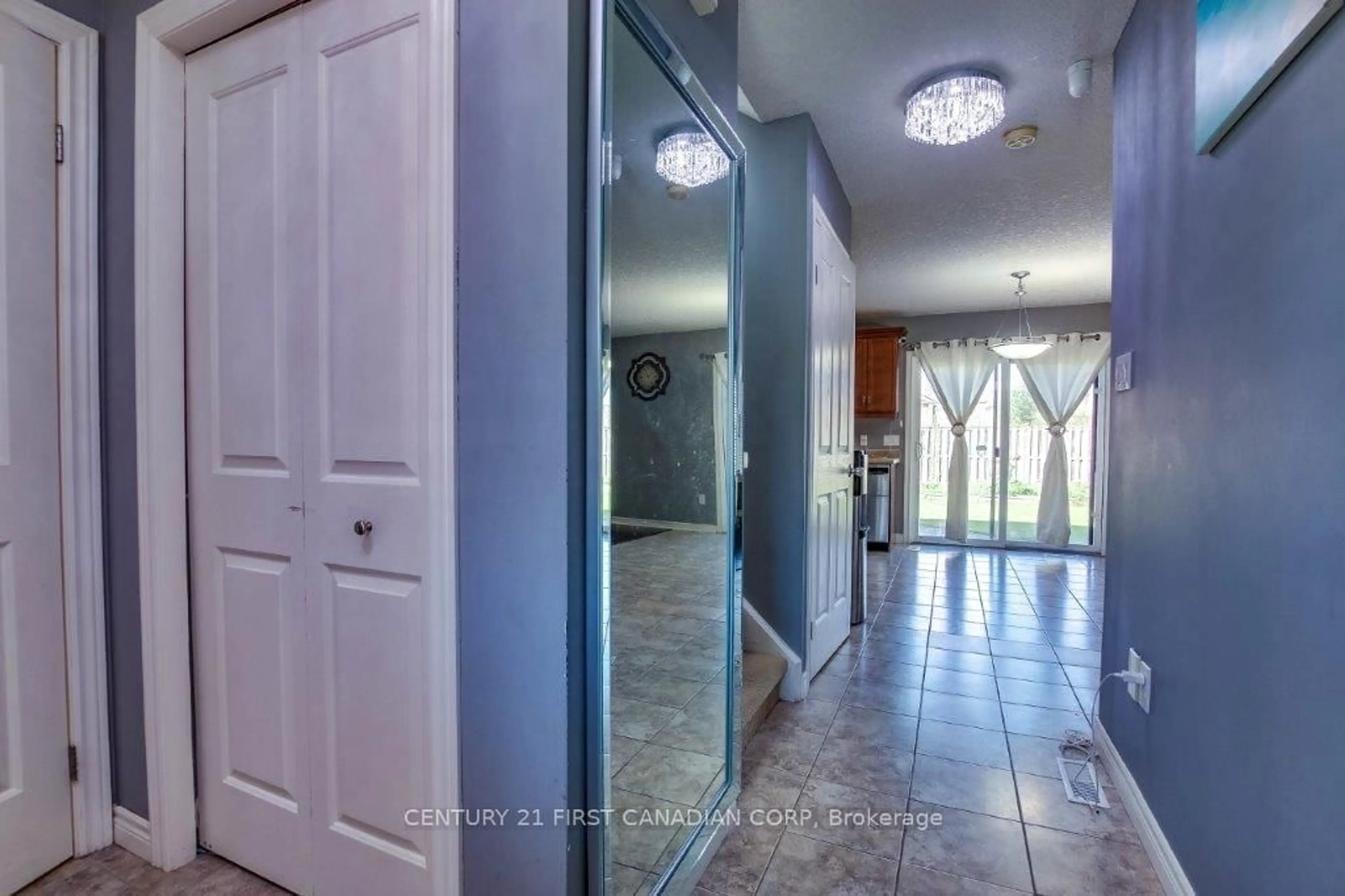 Indoor foyer for 1678 BLACKMAPLE Cres, London East Ontario N5Y 6L6