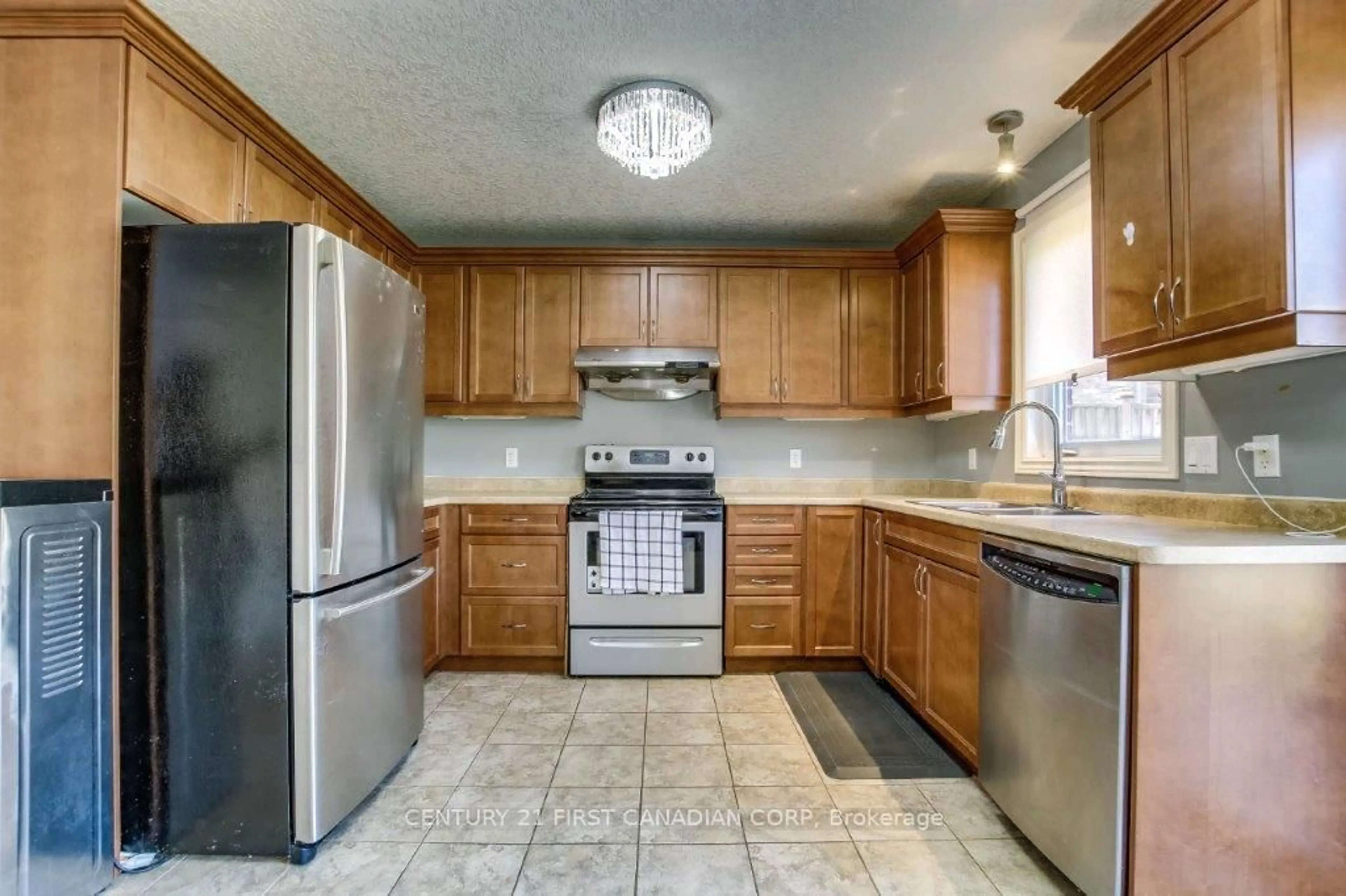 Standard kitchen, ceramic/tile floor for 1678 BLACKMAPLE Cres, London East Ontario N5Y 6L6