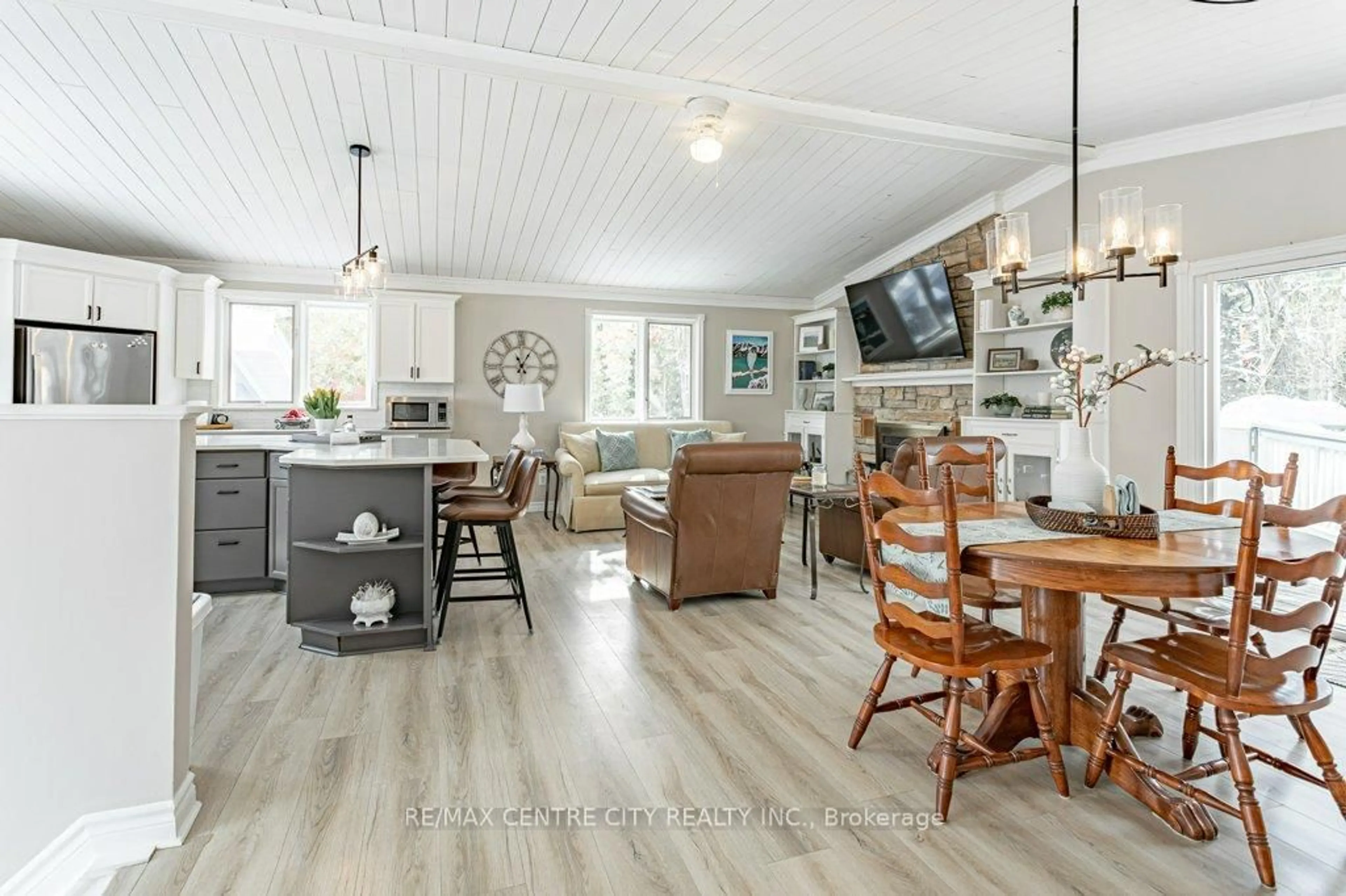 Open concept kitchen, unknown for 10161 Andrea St, Lambton Shores Ontario N0M 2L0