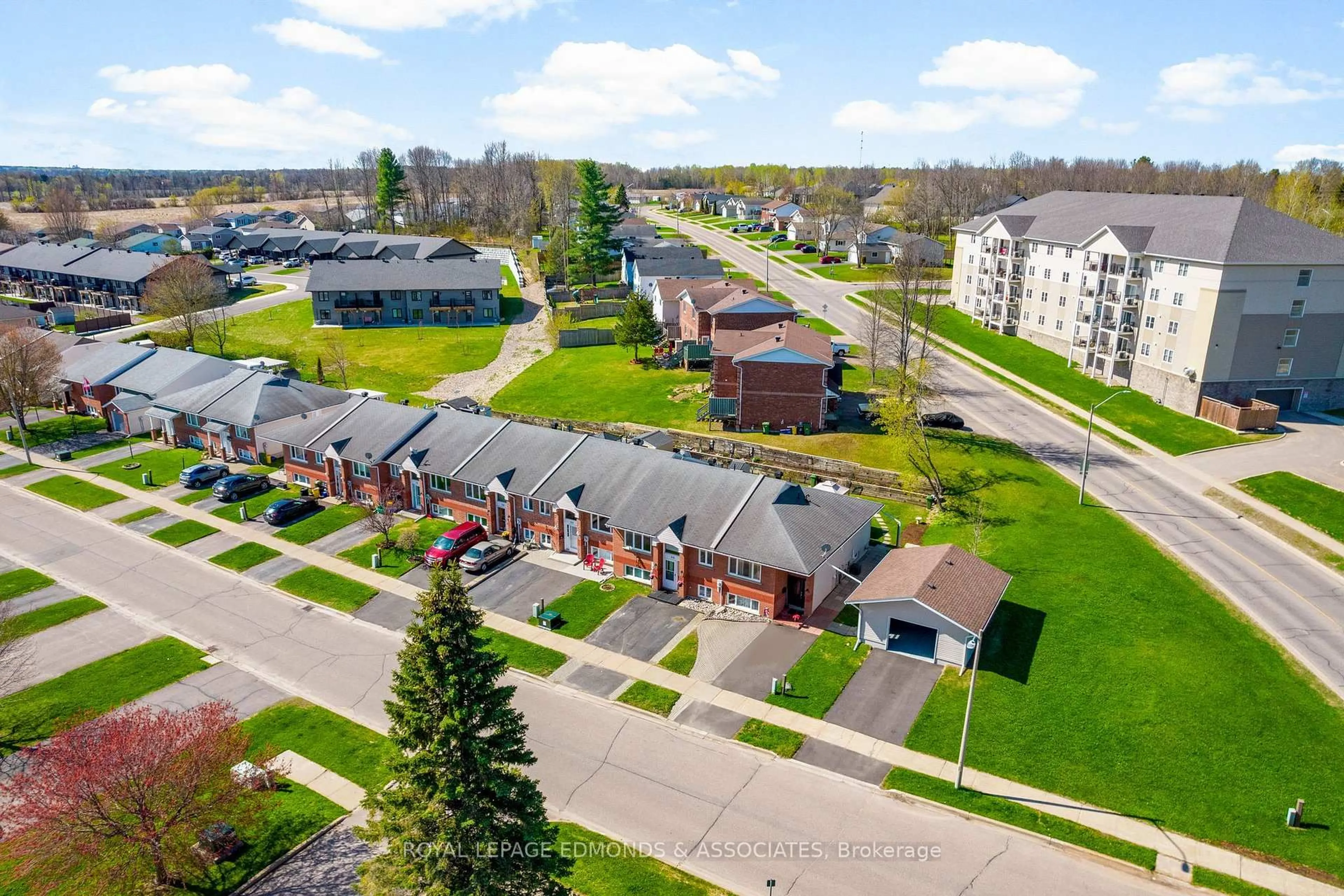 A pic from outside/outdoor area/front of a property/back of a property/a pic from drone, street for 310 Matheson Dr, Pembroke Ontario K8A 8M2