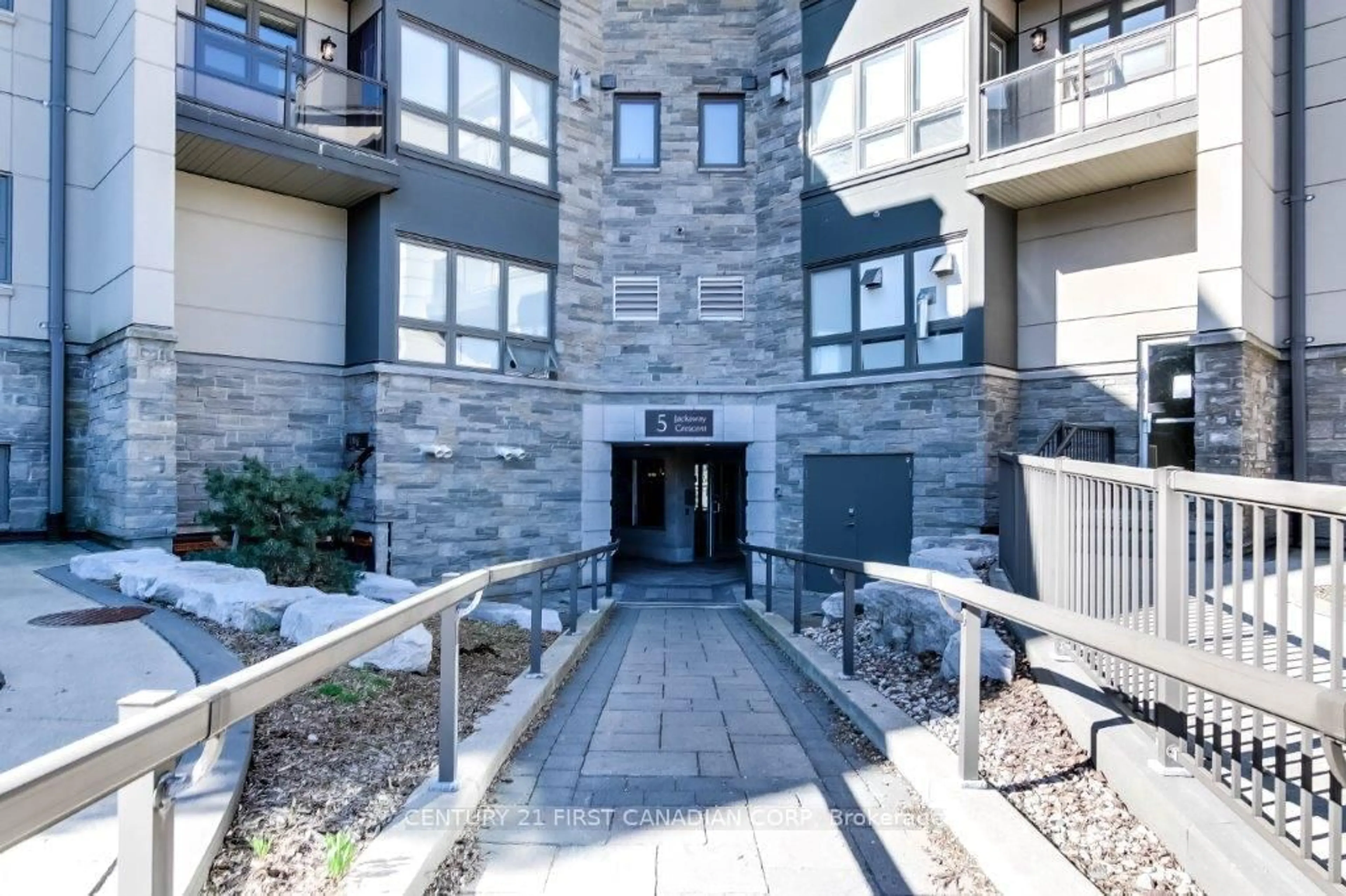 Unknown for 5 Jacksway Cres #317, London North Ontario N5X 3T6