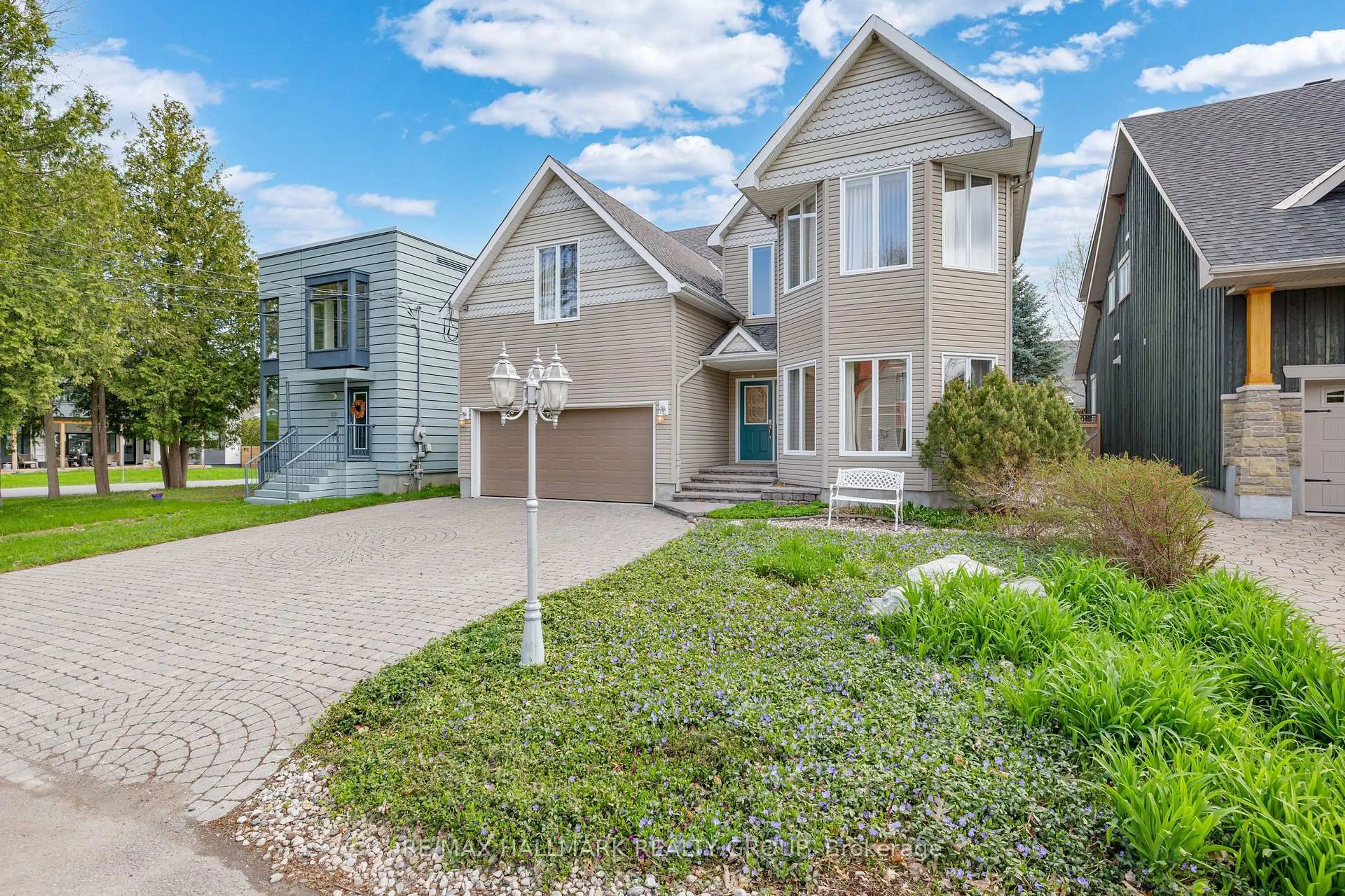 Unknown for 221 Bradford St, Ottawa Ontario K2B 5Z5