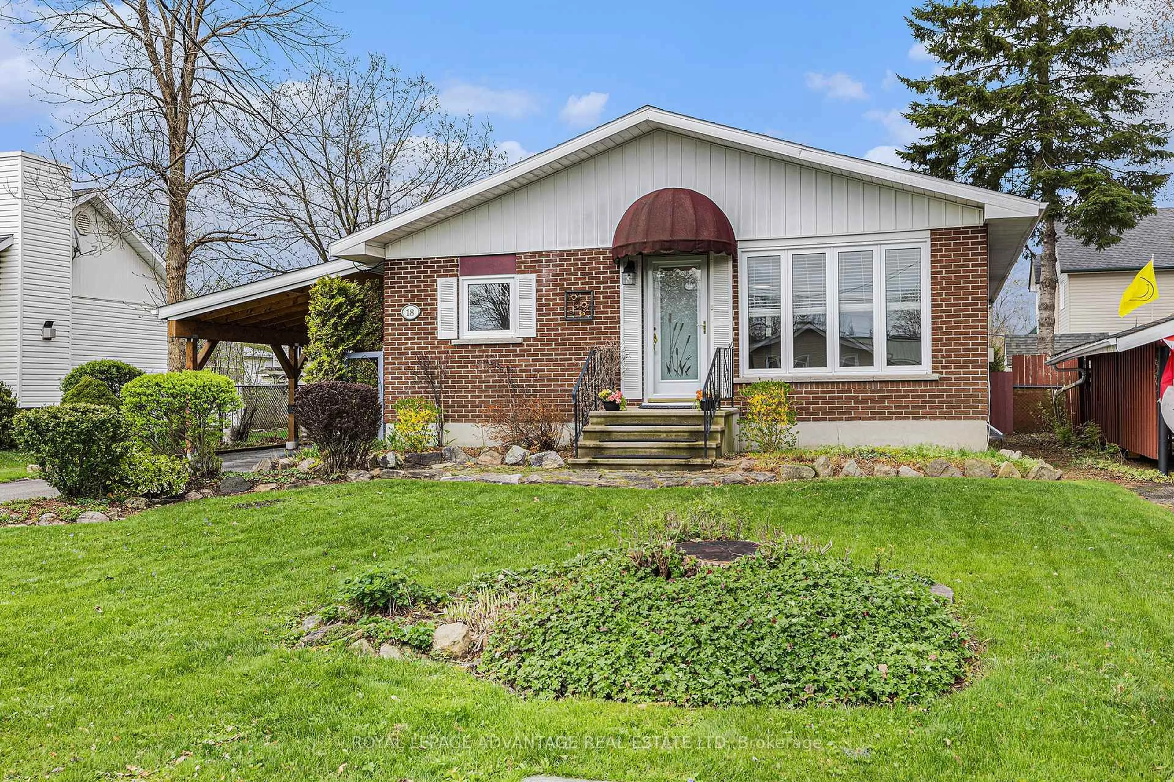 Home with brick exterior material, street for 18 Railway St, Perth Ontario K7H 2Z7