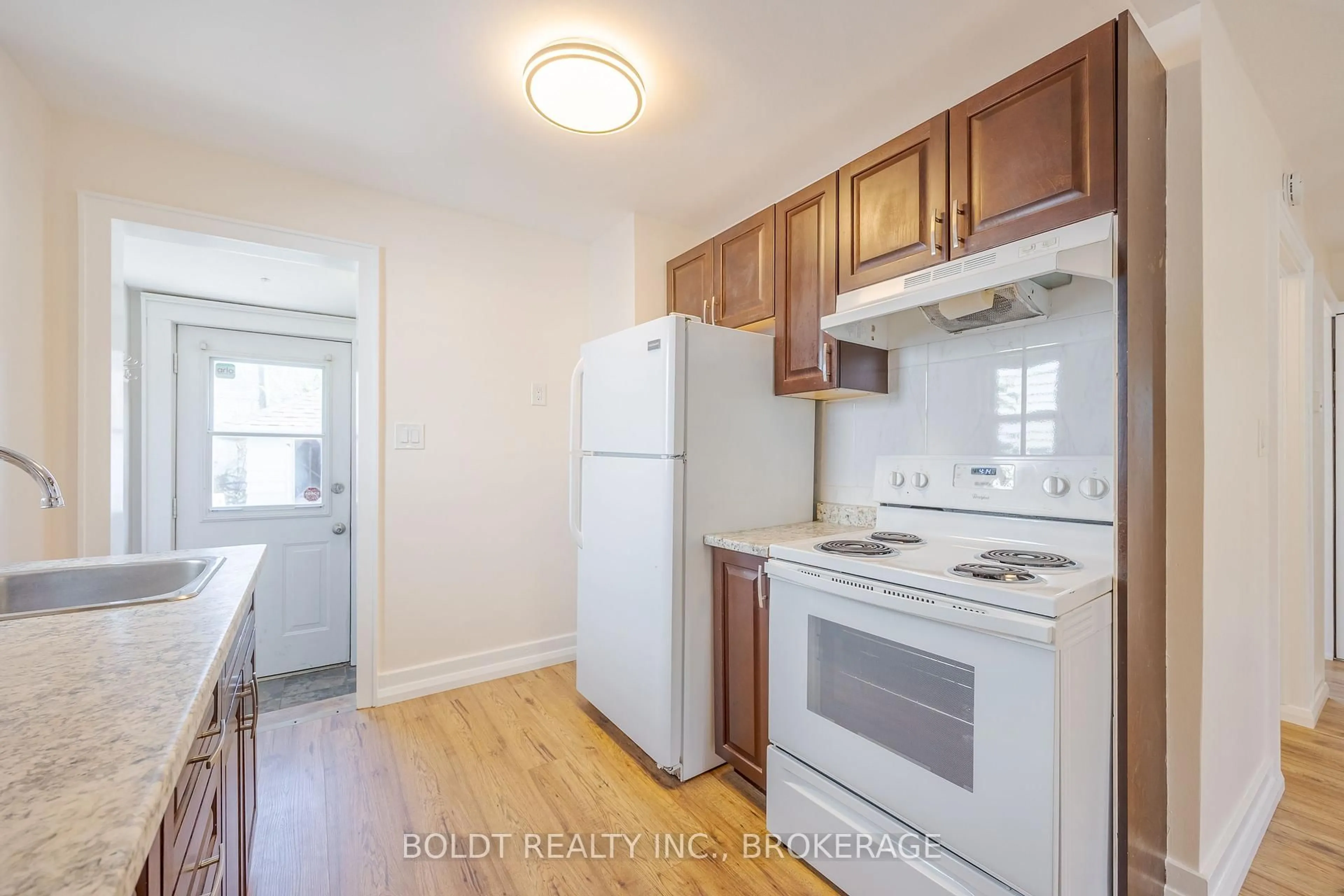 Standard kitchen, unknown for 336 Carlton St, St. Catharines Ontario L2N 1C4