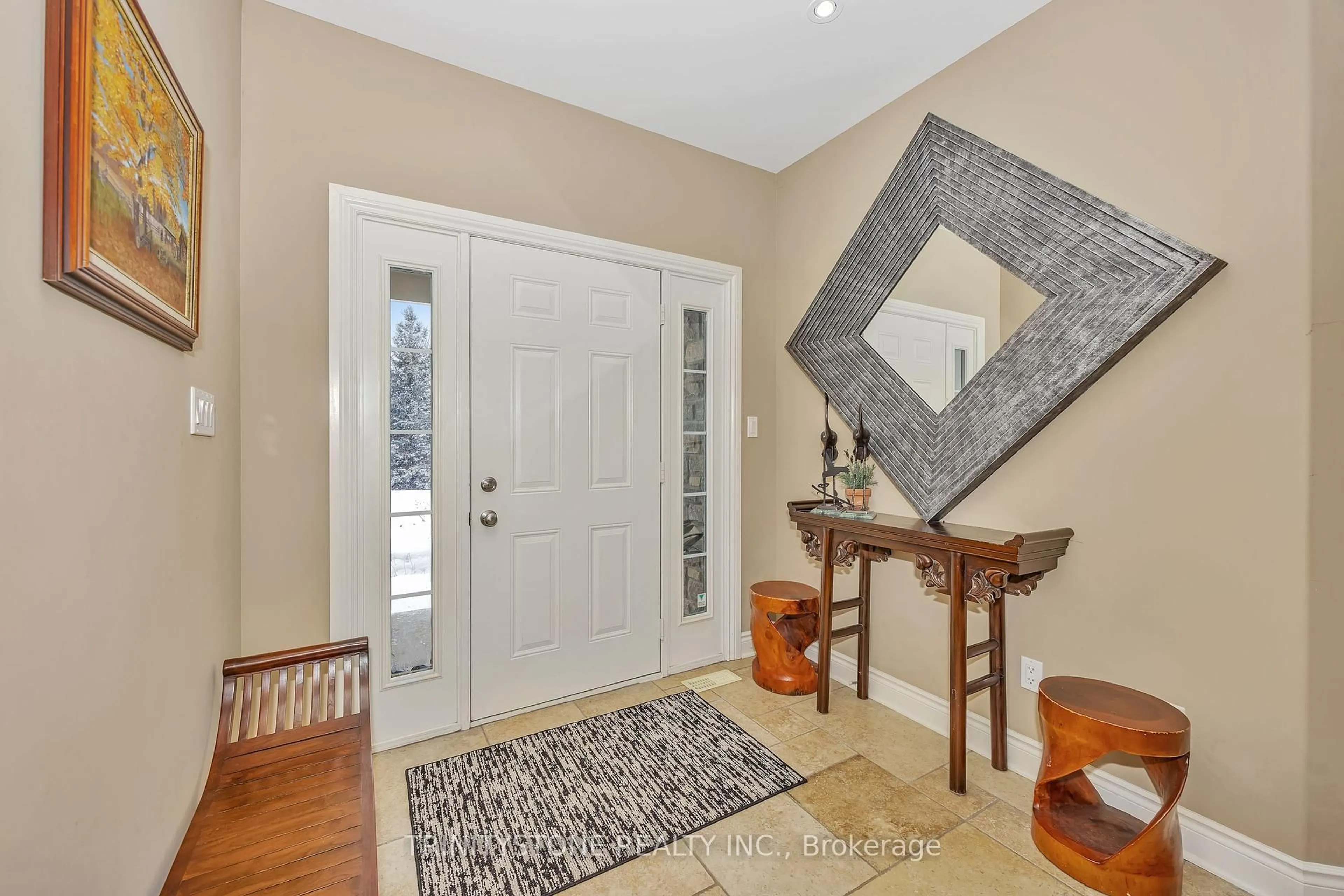 Indoor entryway for 15 Canadian Dr, Ashton Ontario K0A 1B0