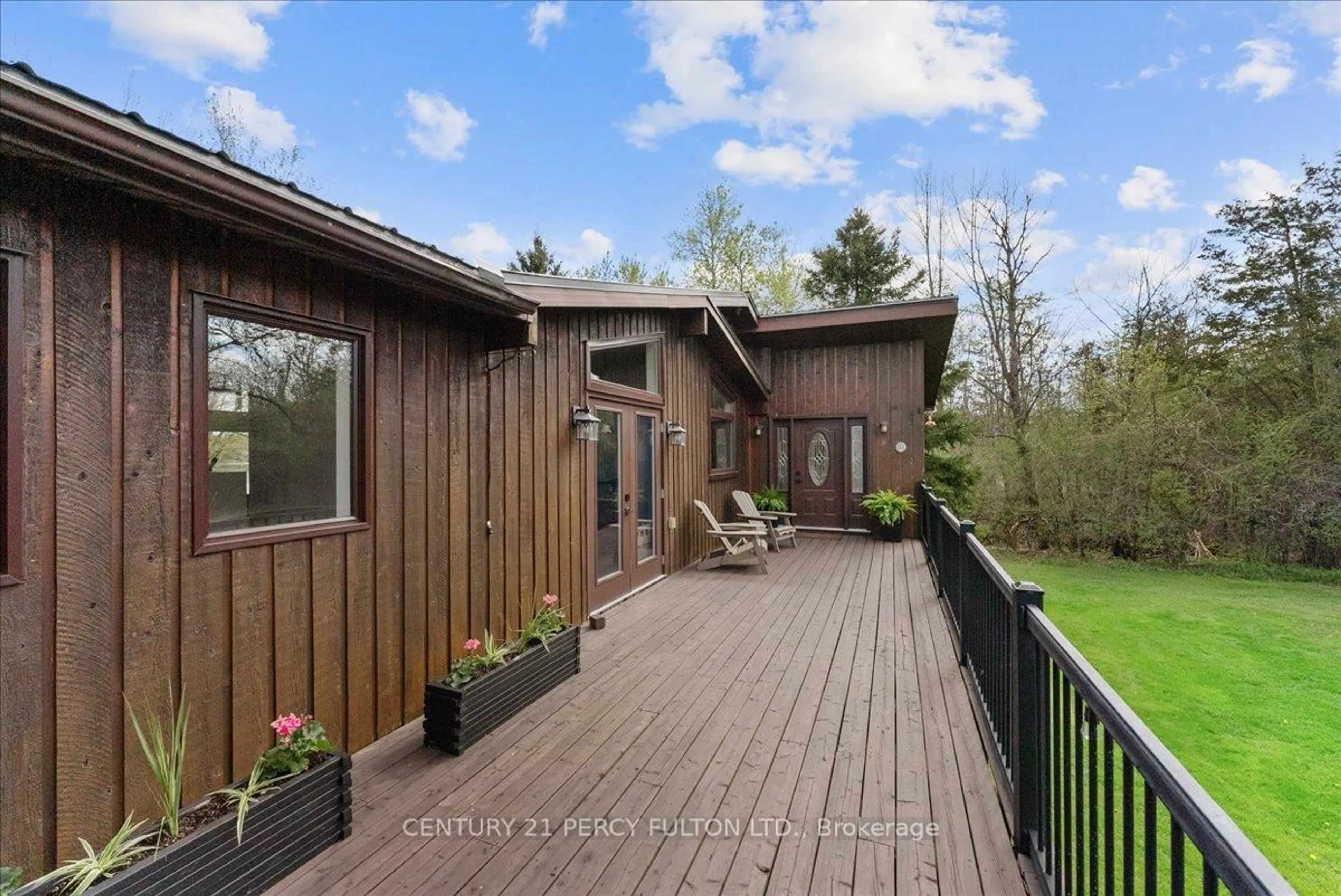 Patio, forest/trees view for 285 Hillside Dr, Trent Hills Ontario K0L 1L0