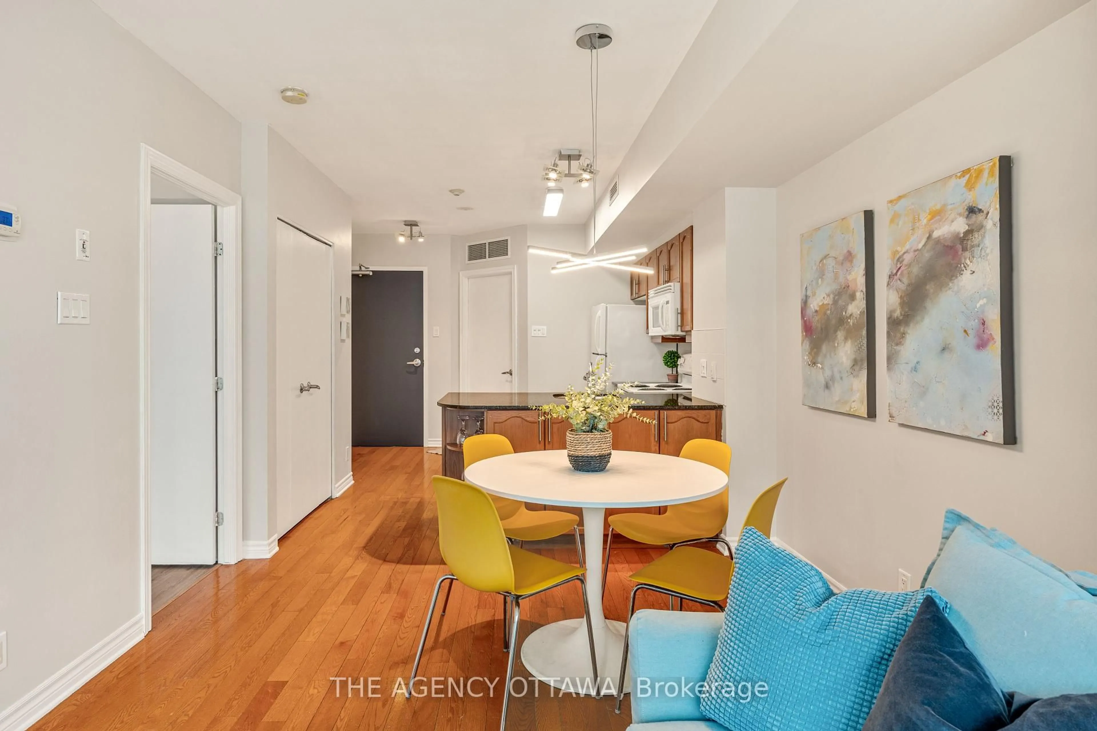 Unknown for 445 Laurier Ave #1403, Ottawa Ontario K1N 6R4