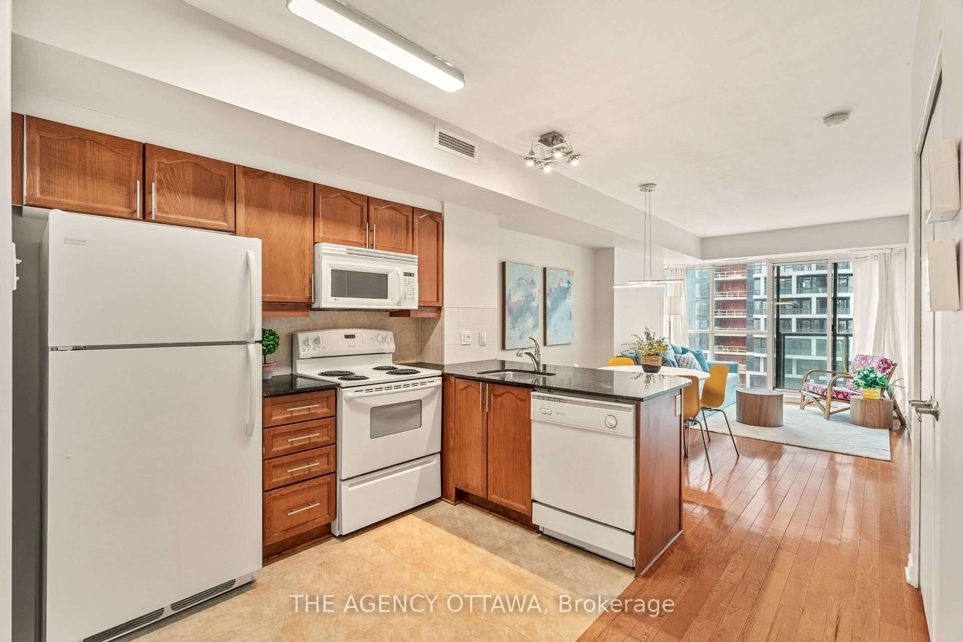Standard kitchen, unknown for 445 Laurier Ave #1403, Ottawa Ontario K1N 6R4