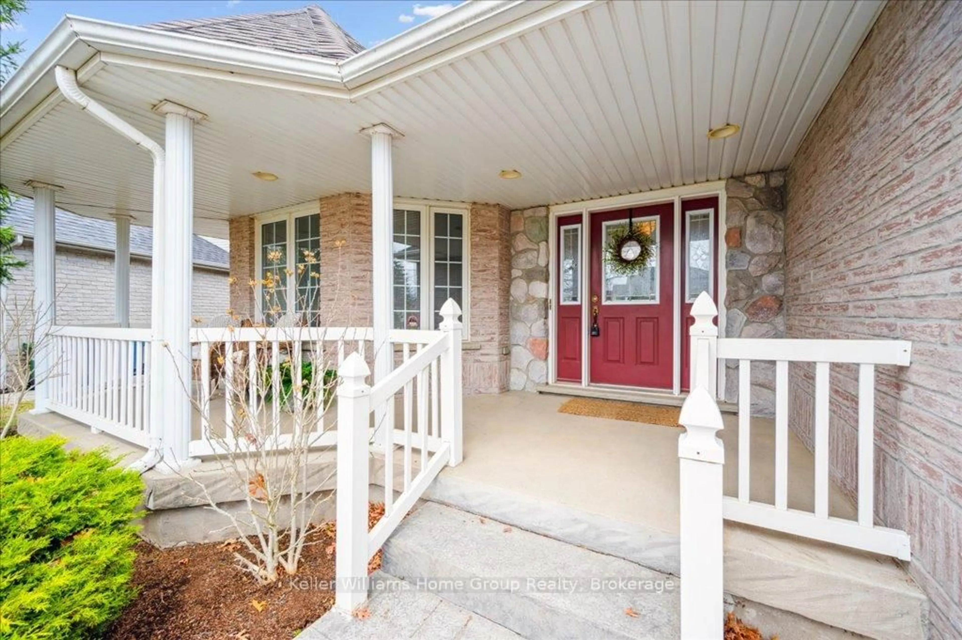Indoor entryway for 38 Oakridge Cres, Guelph Ontario N1L 1J3