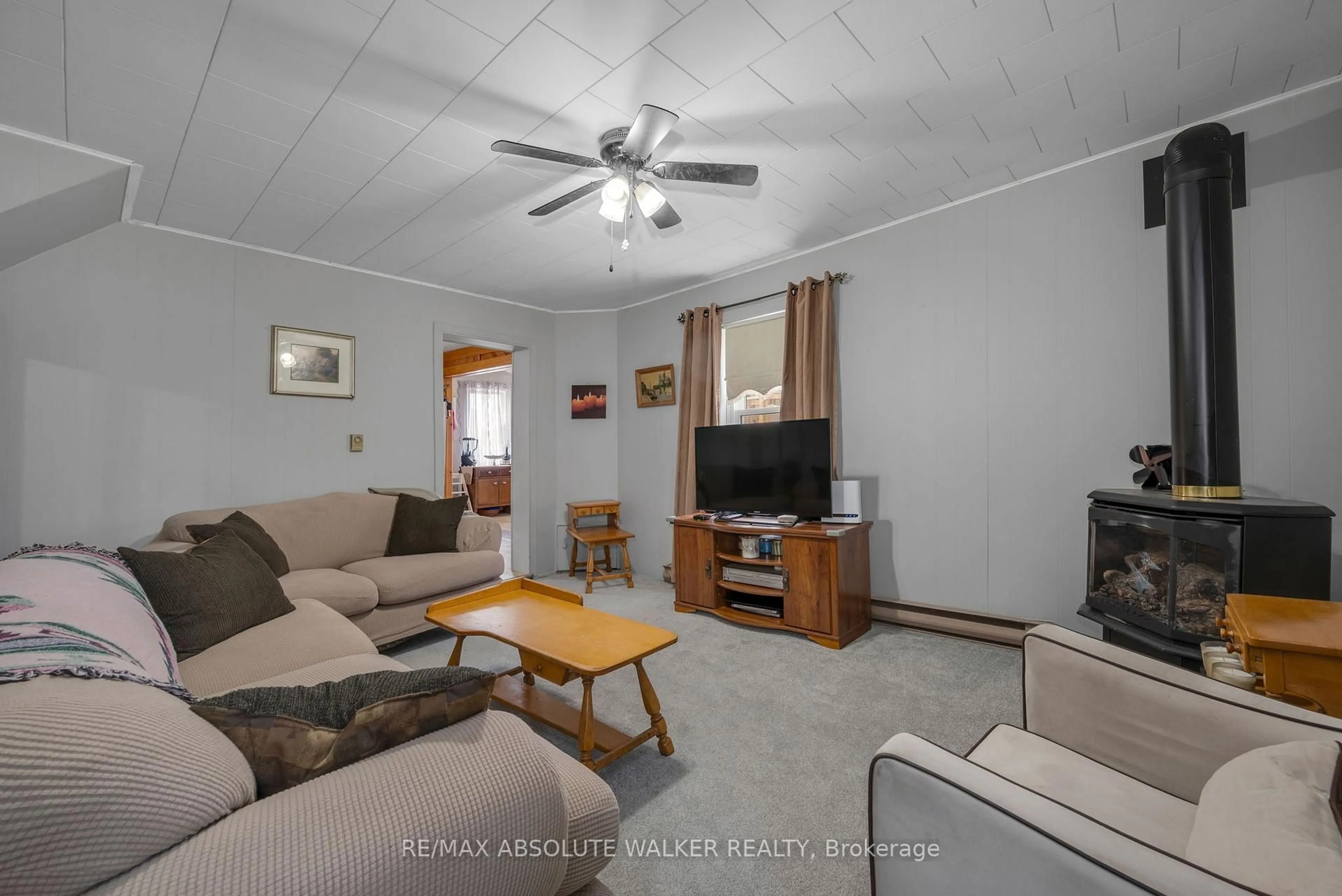Living room with furniture, unknown for 174 Munro St, Carleton Place Ontario K7C 1H1