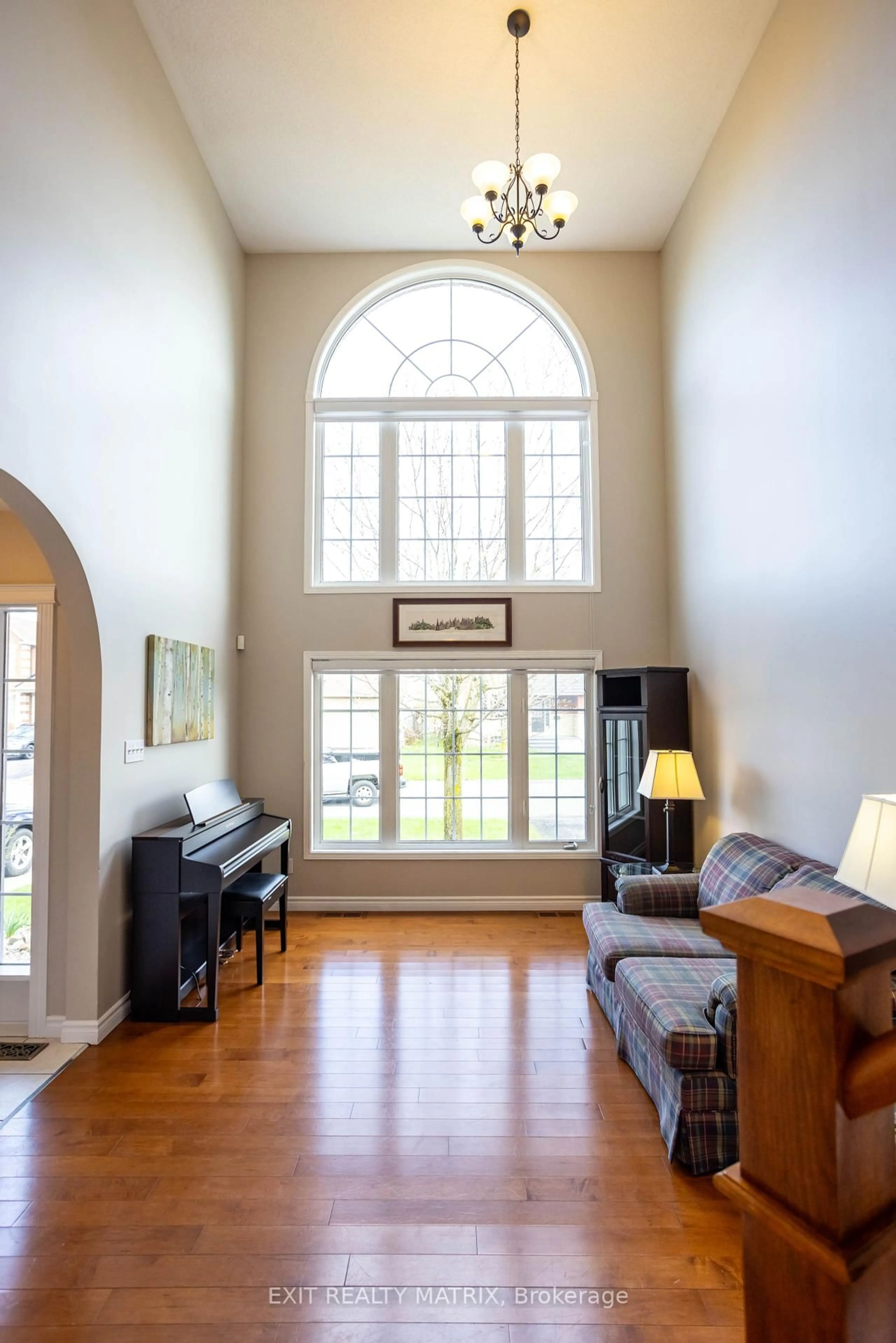 Indoor entryway for 133 Labelle St, Russell Ontario K0A 1W0