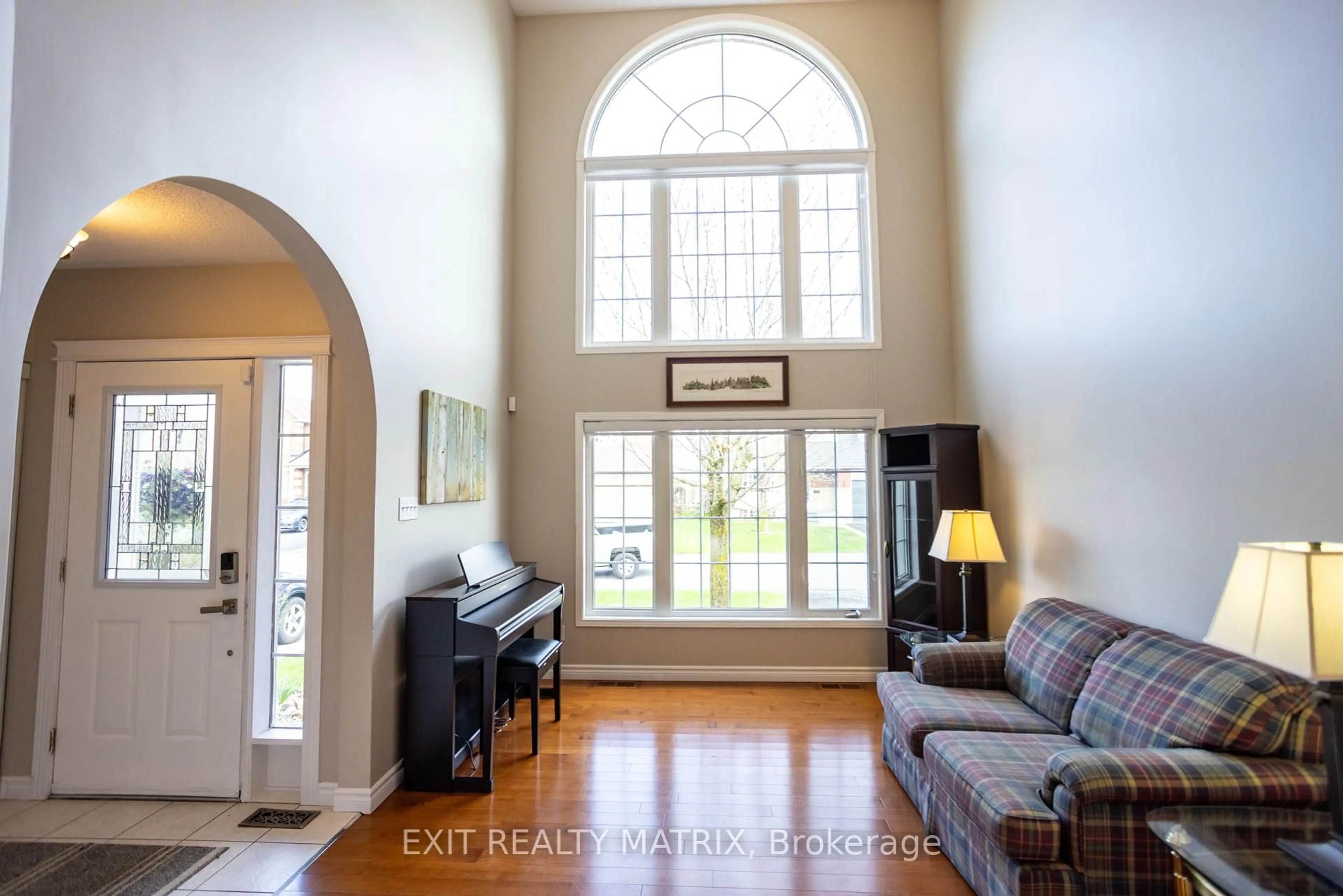 Indoor entryway for 133 Labelle St, Russell Ontario K0A 1W0