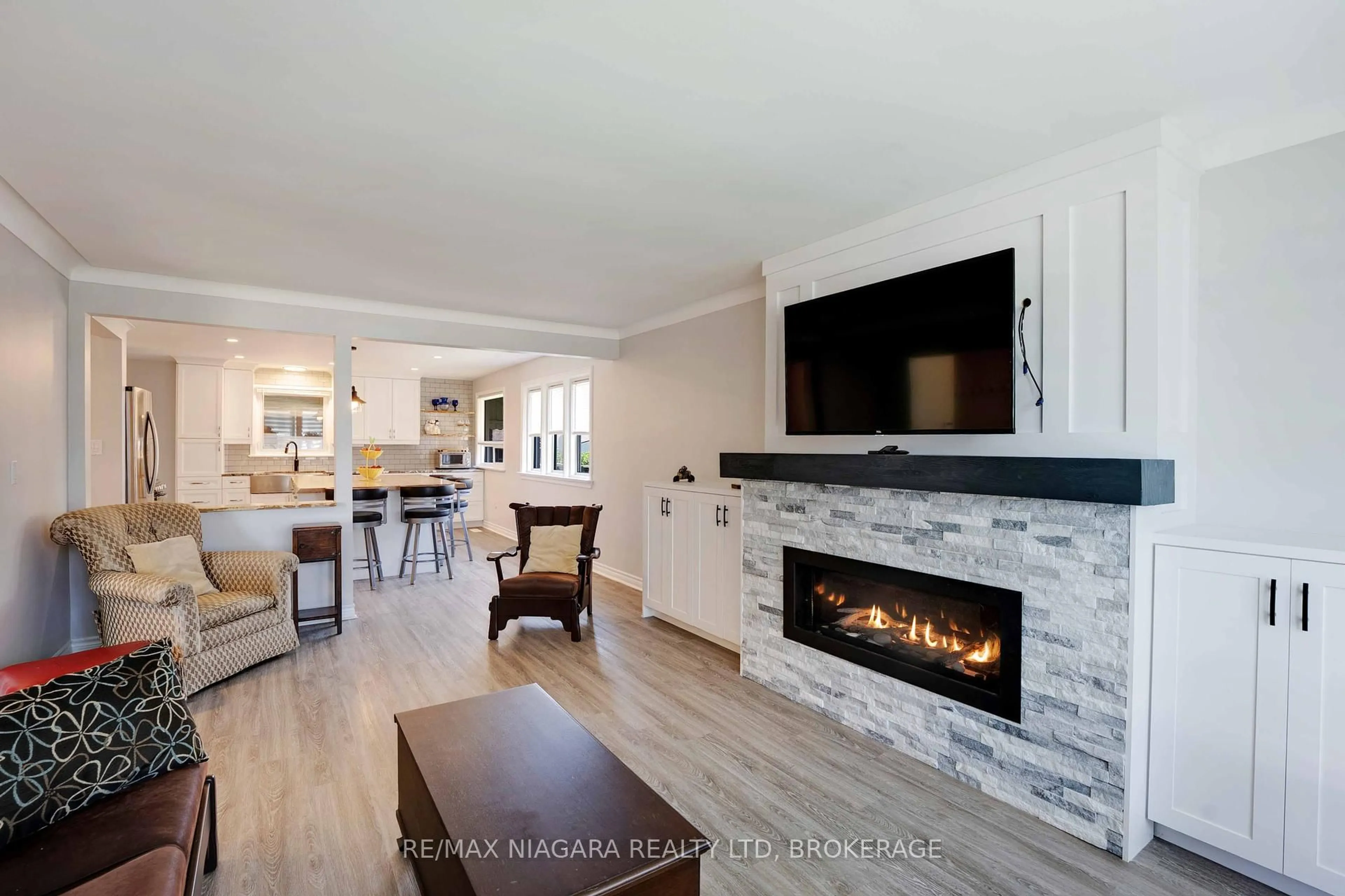 Unknown for 6018 Cabot Dr, Niagara Falls Ontario L2E 5E5