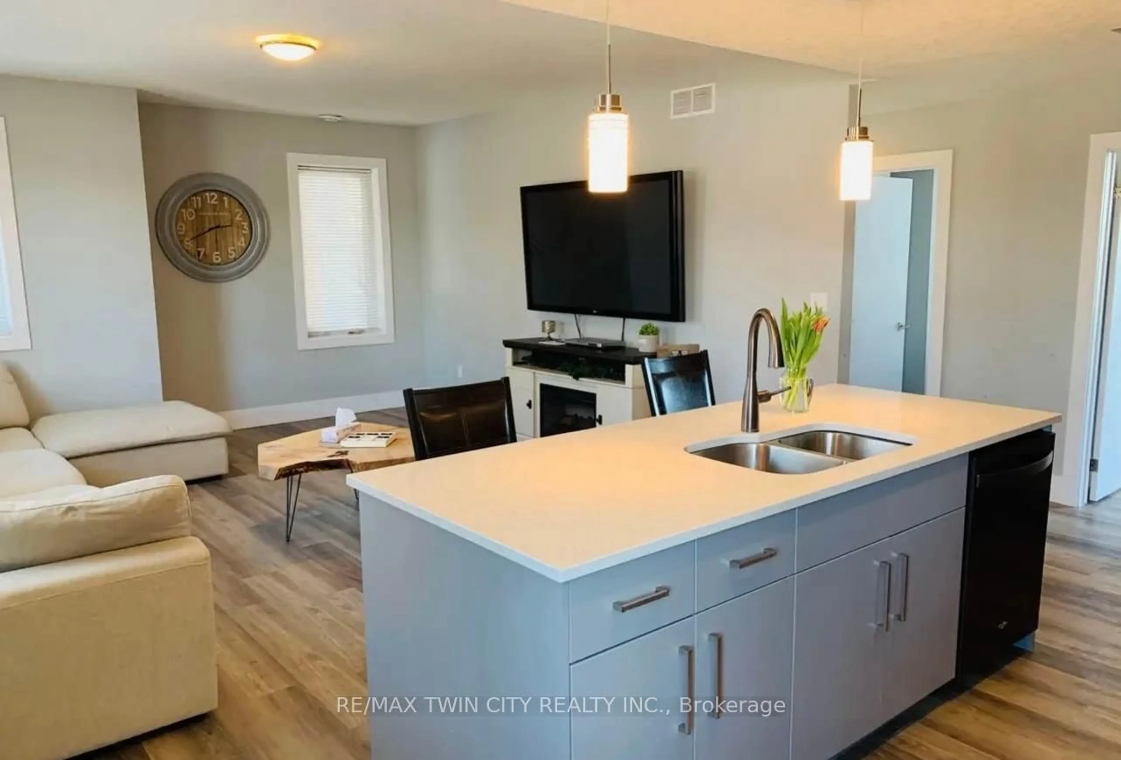 Open concept kitchen, unknown for 54 Bridge St #27, Kitchener Ontario N2K 0G4