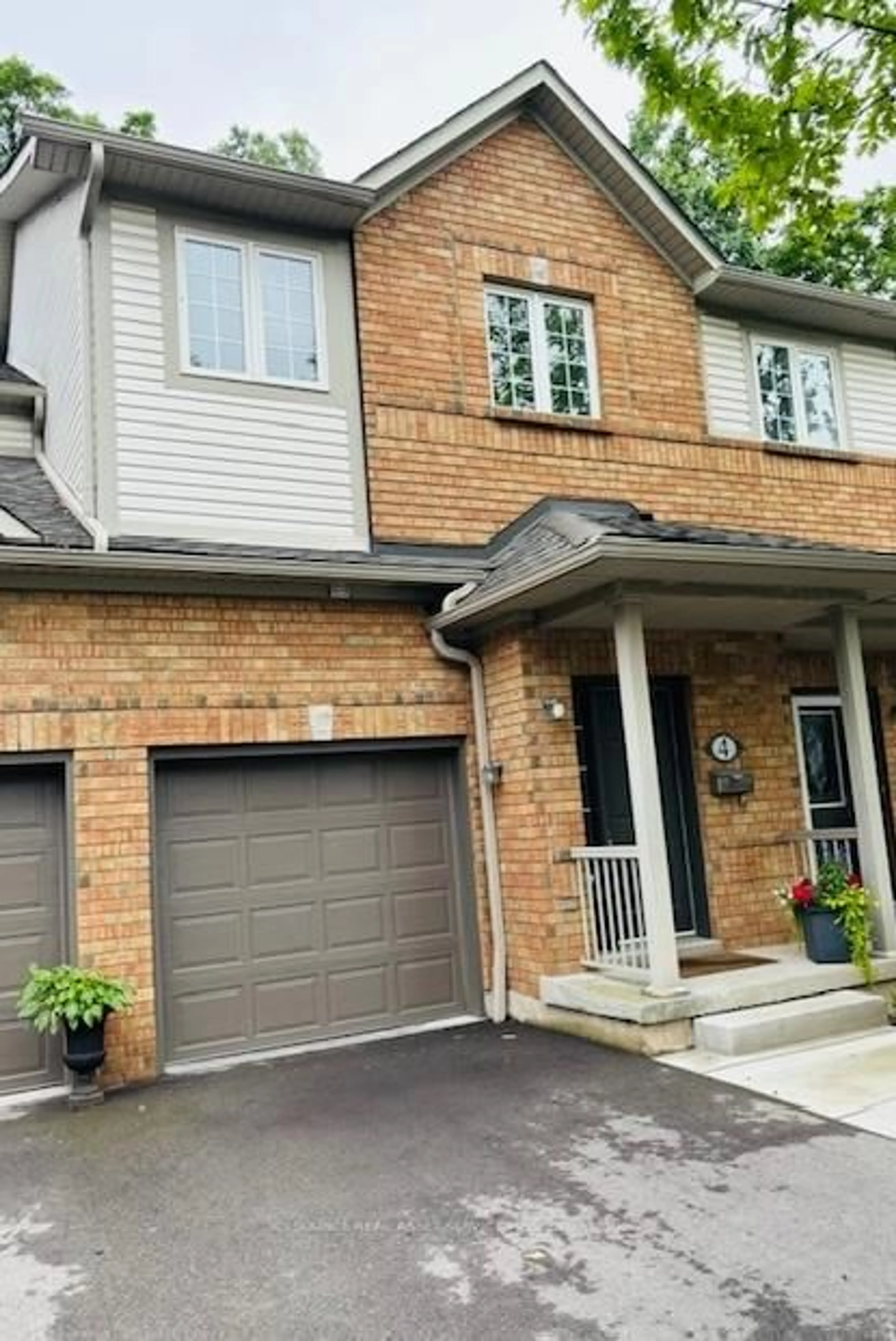 Home with brick exterior material, street for 120 Beddoe Dr #4, Hamilton Ontario L8P 4Z4