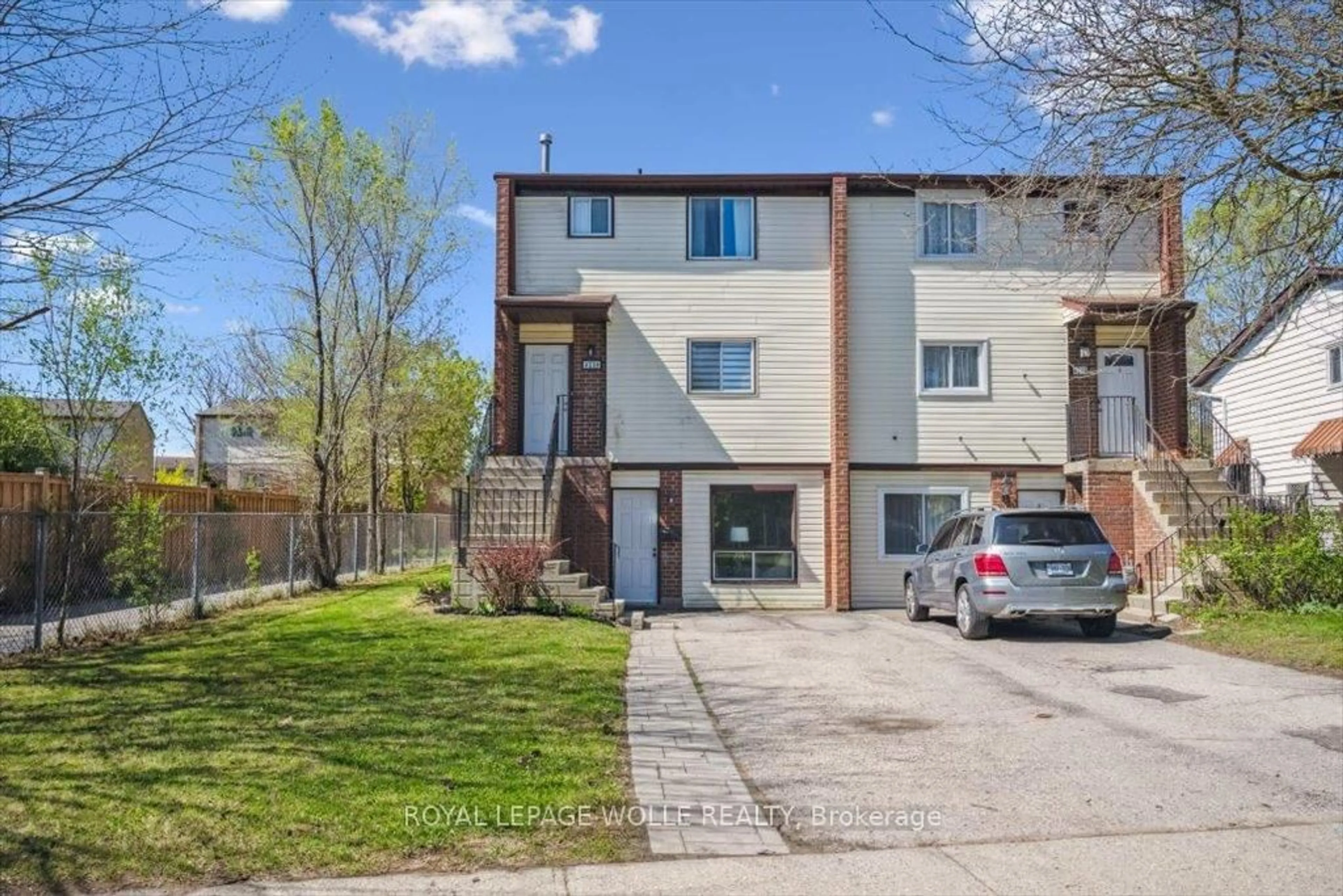 Unknown for 421 Bairstow Cres #A, Waterloo Ontario N2K 2H7