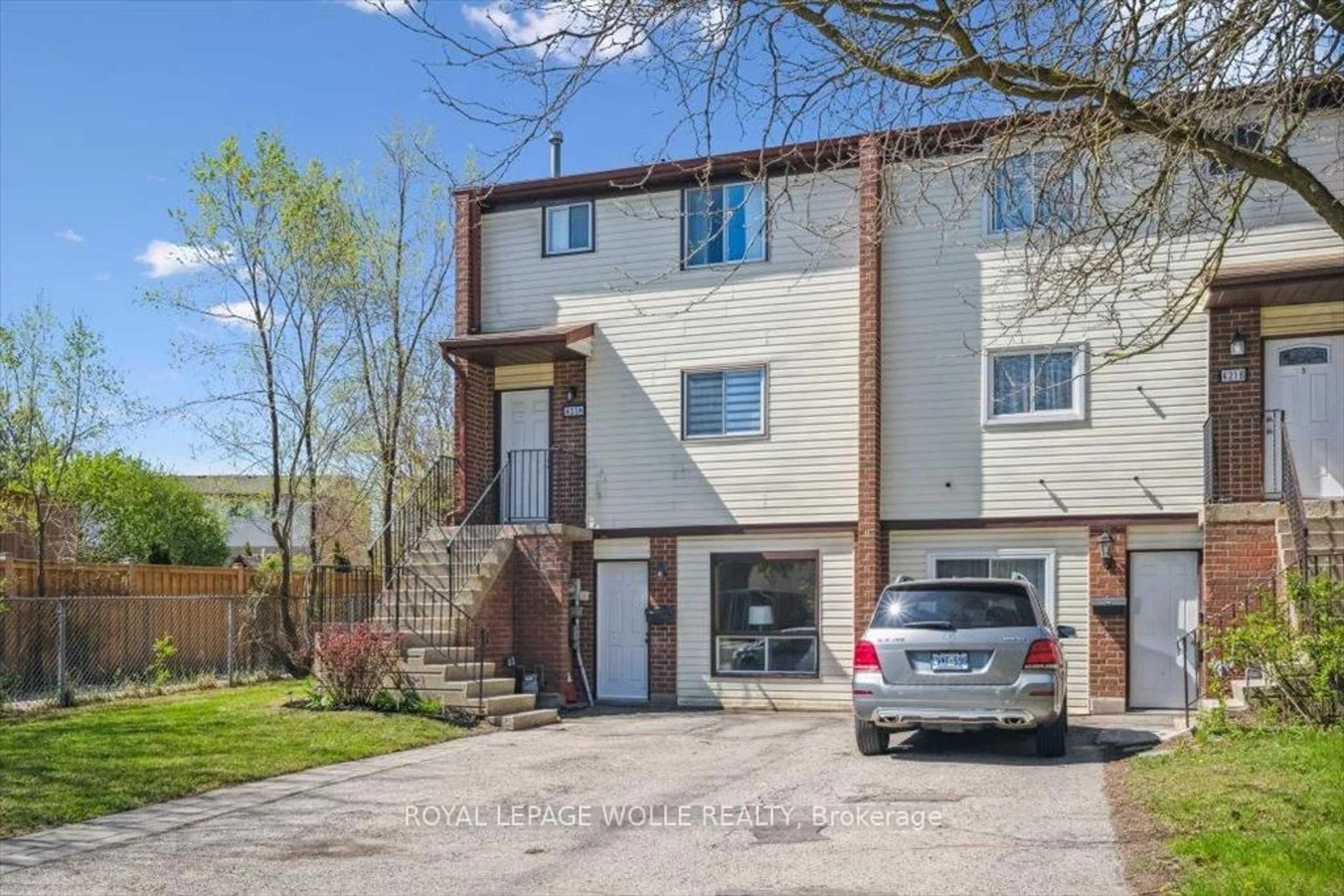 Unknown for 421 Bairstow Cres #A, Waterloo Ontario N2K 2H7