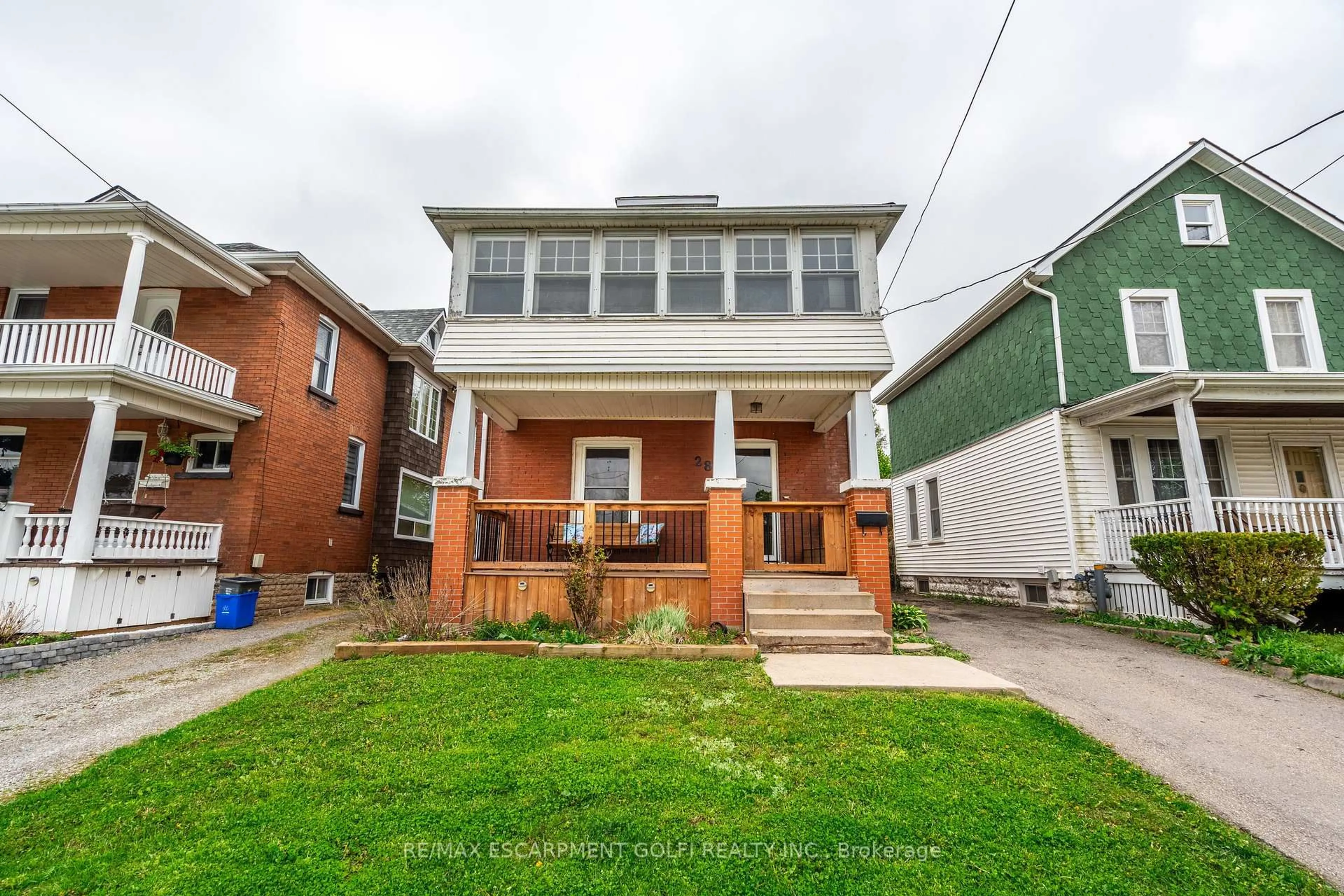 Home with brick exterior material, street for 28 Margery Rd, Welland Ontario L3B 2P6