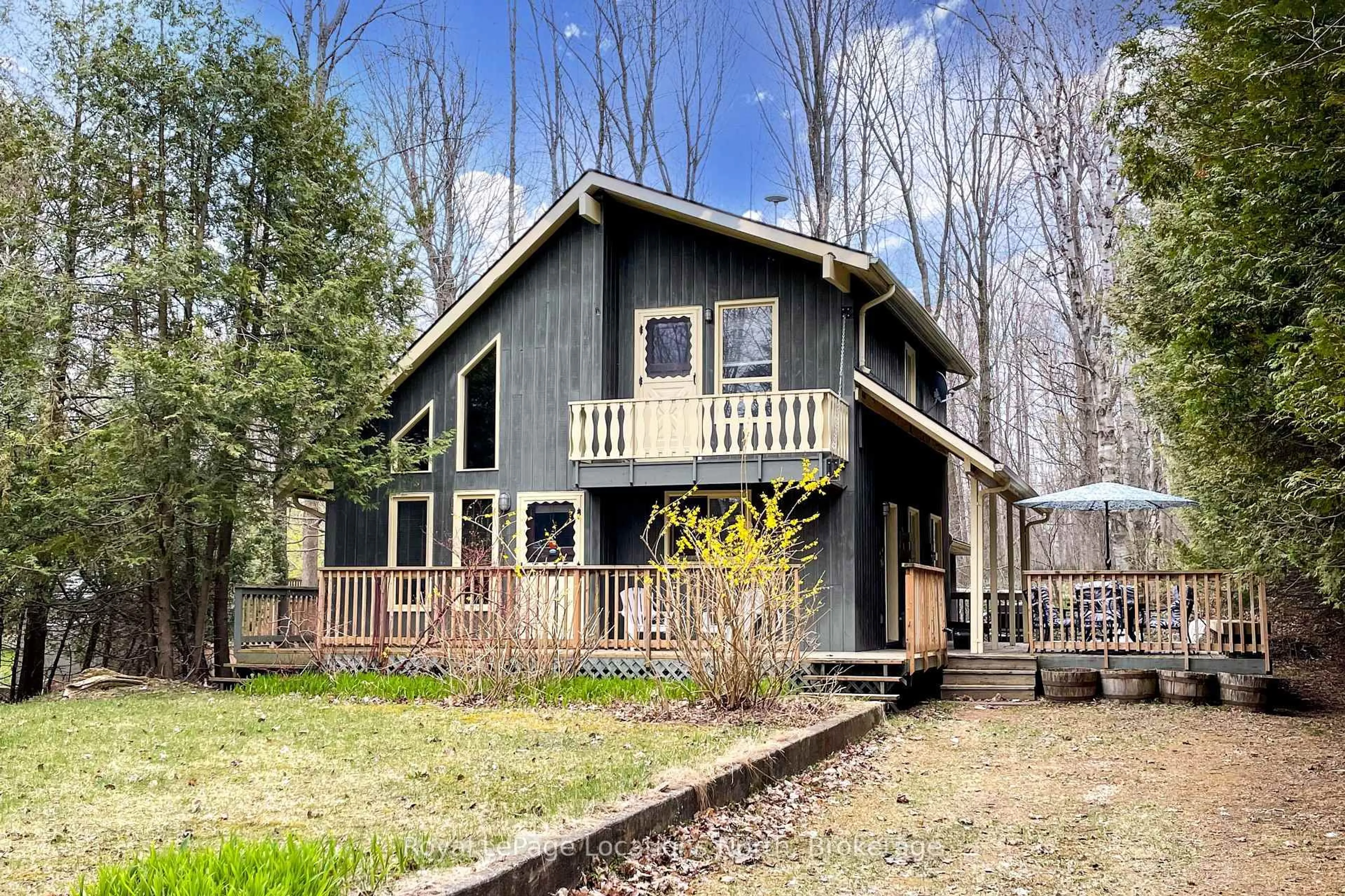 Home with vinyl exterior material, unknown for 118 Sunset Blvd, Blue Mountains Ontario N0H 2P0