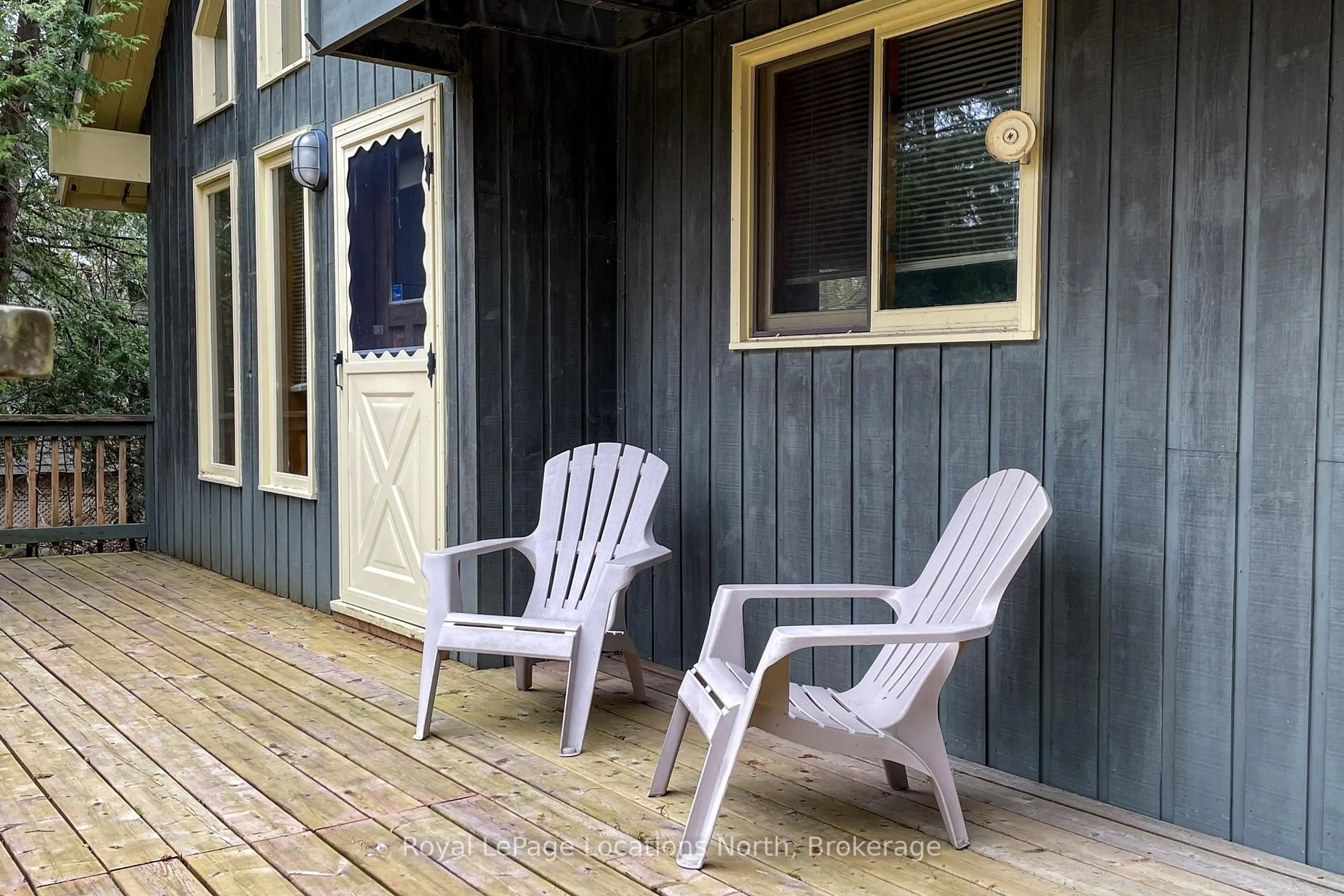 Patio, street for 118 Sunset Blvd, Blue Mountains Ontario N0H 2P0