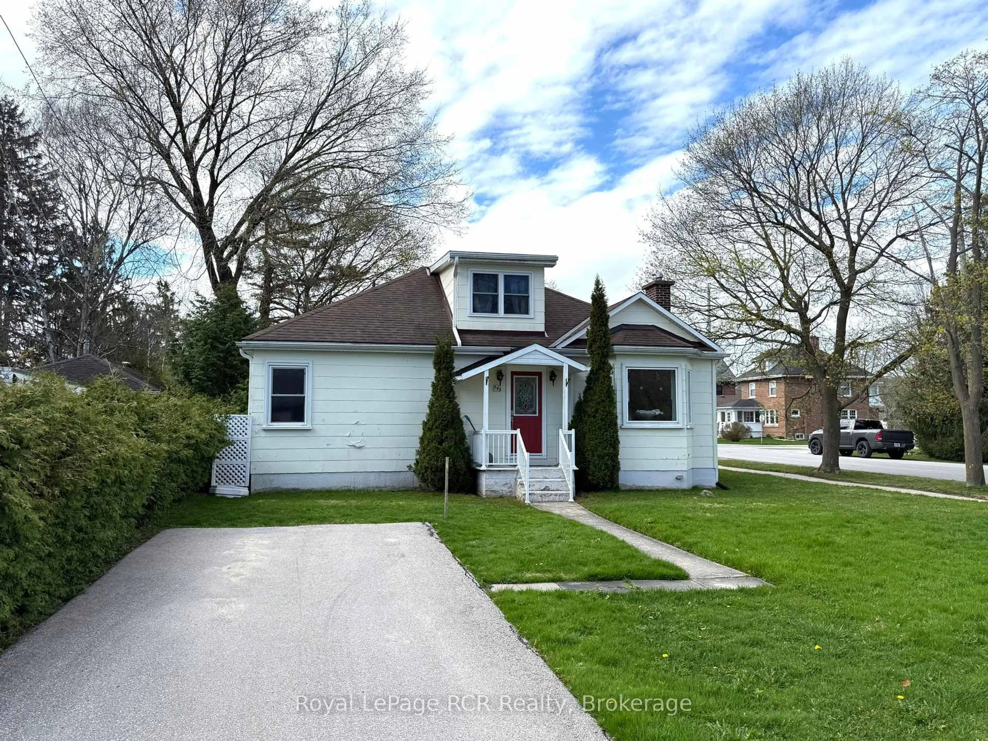 A pic from outside/outdoor area/front of a property/back of a property/a pic from drone, street for 595 11th St 'A' St, Owen Sound Ontario N4K 5G9