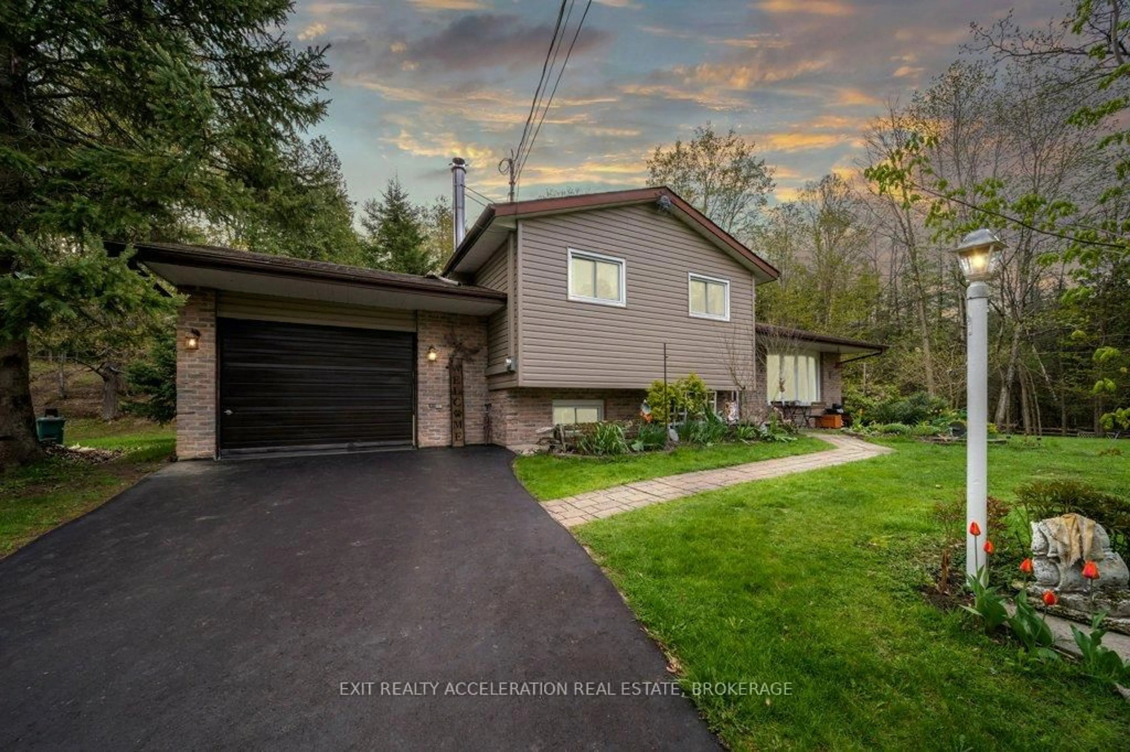 A pic from outside/outdoor area/front of a property/back of a property/a pic from drone, street for 436 Scuttlehole Rd, Belleville Ontario K0K 2V0