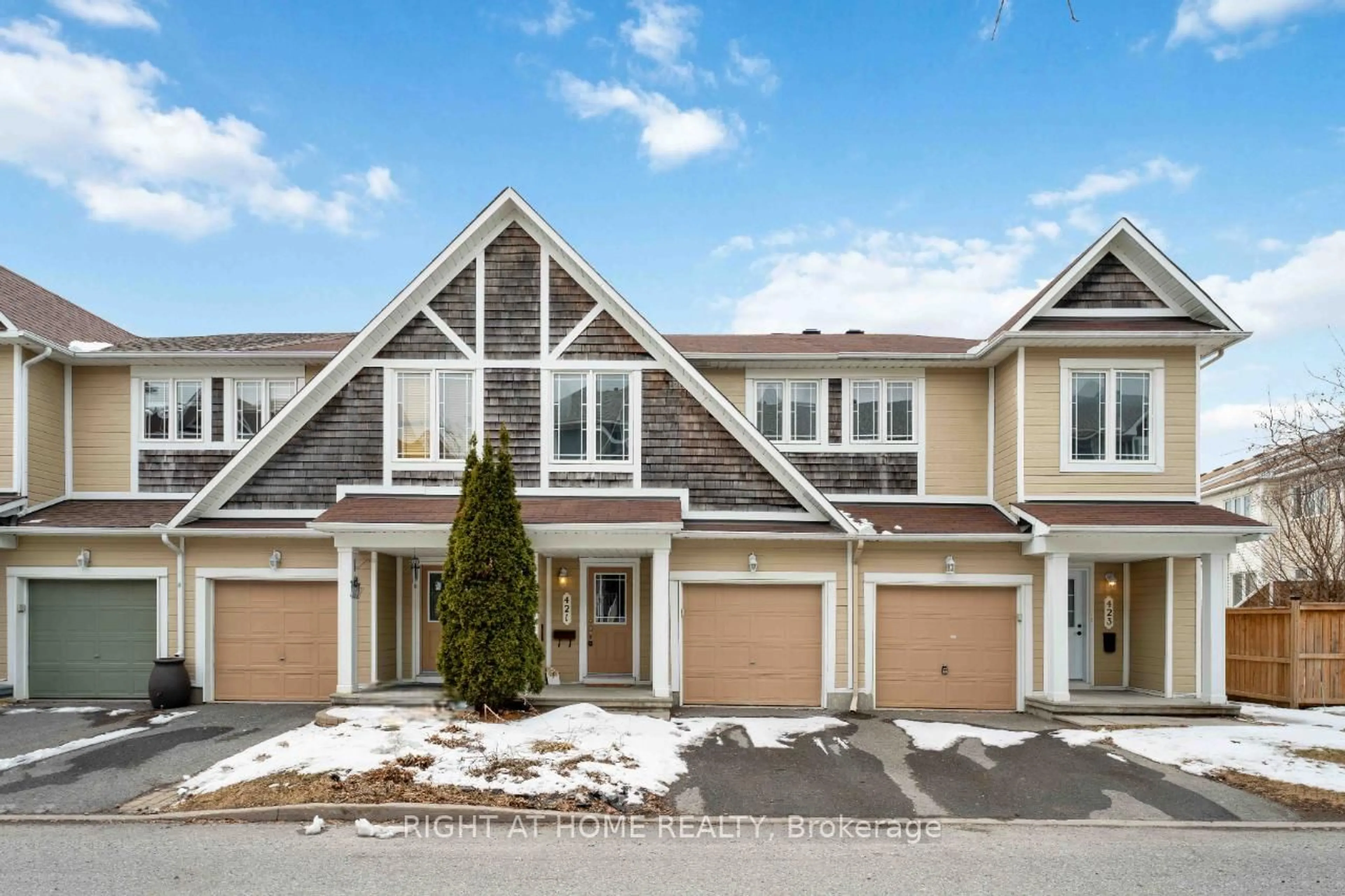 A pic from outside/outdoor area/front of a property/back of a property/a pic from drone, street for 421 Hillsboro N/A, Ottawa Ontario K2M 3A7