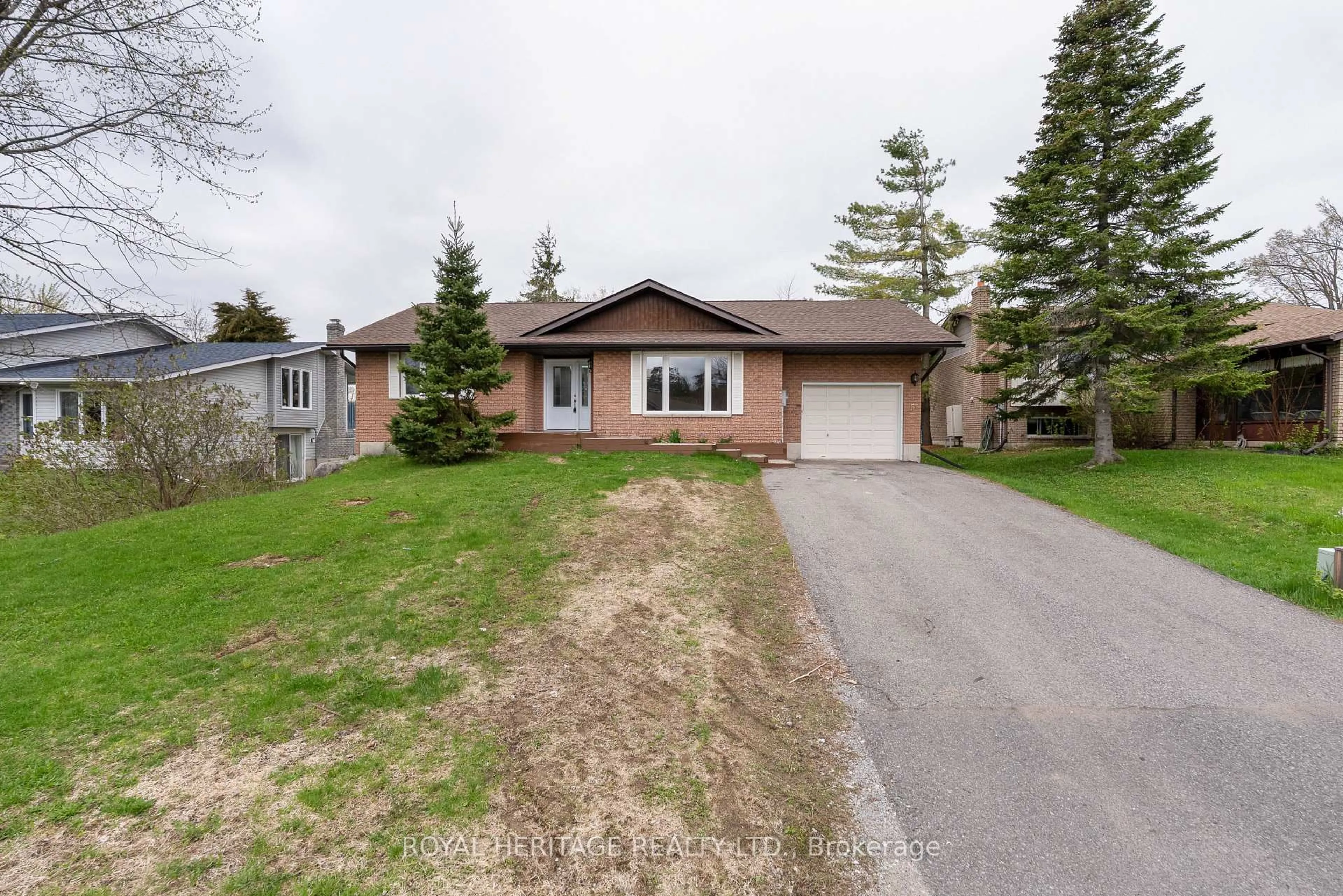 A pic from outside/outdoor area/front of a property/back of a property/a pic from drone, street for 5 Juniper Crt, Kawartha Lakes Ontario K0M 1A0
