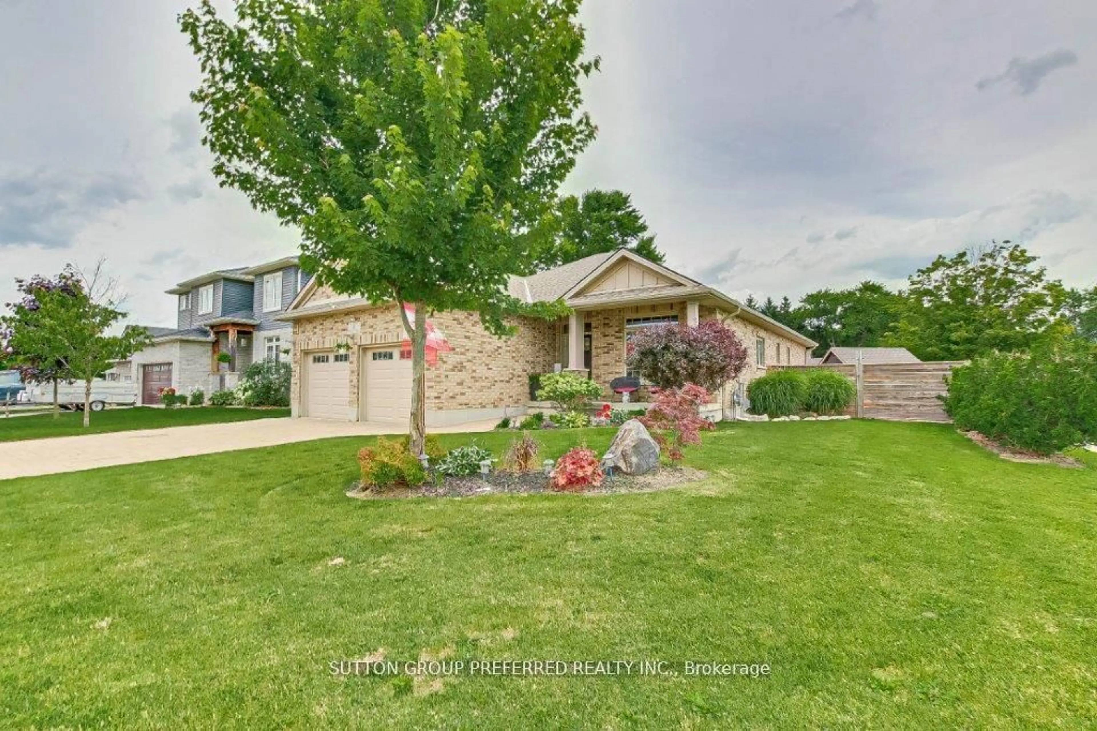 A pic from outside/outdoor area/front of a property/back of a property/a pic from drone, street for 2 Brooker Tr, Thames Centre Ontario N0M 2P0