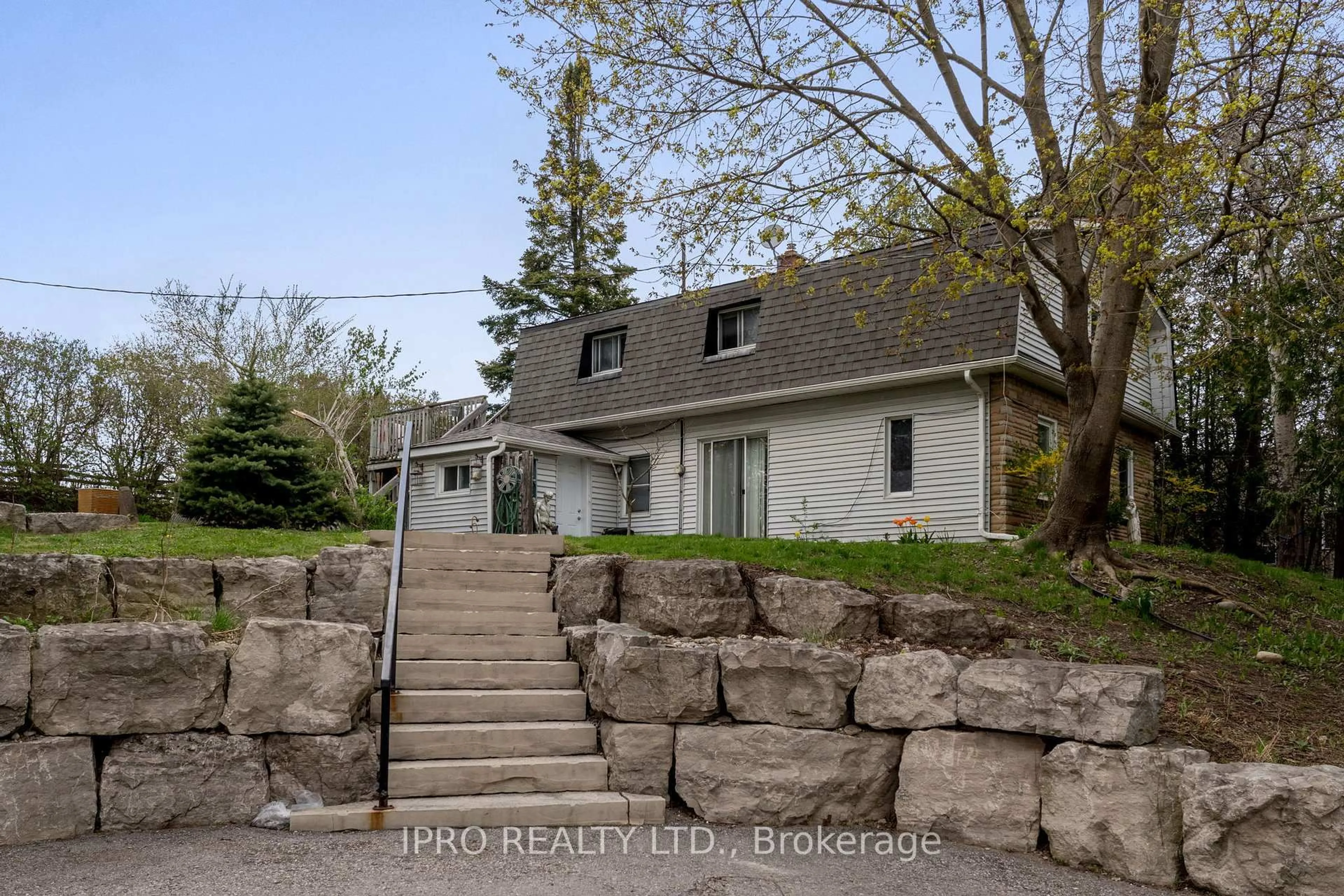 A pic from outside/outdoor area/front of a property/back of a property/a pic from drone, street for 45 Wellington 124 Rd, Erin Ontario N0B 1T0
