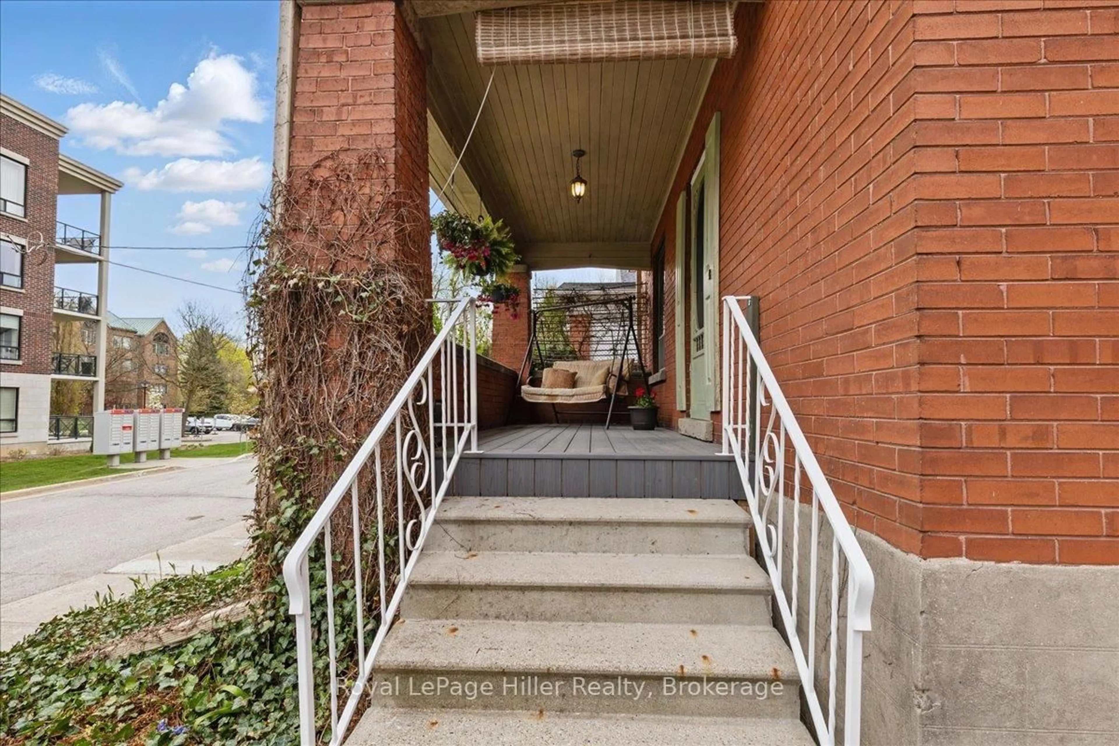 Unknown for 61 Ballantyne Ave, Stratford Ontario N5A 3A6