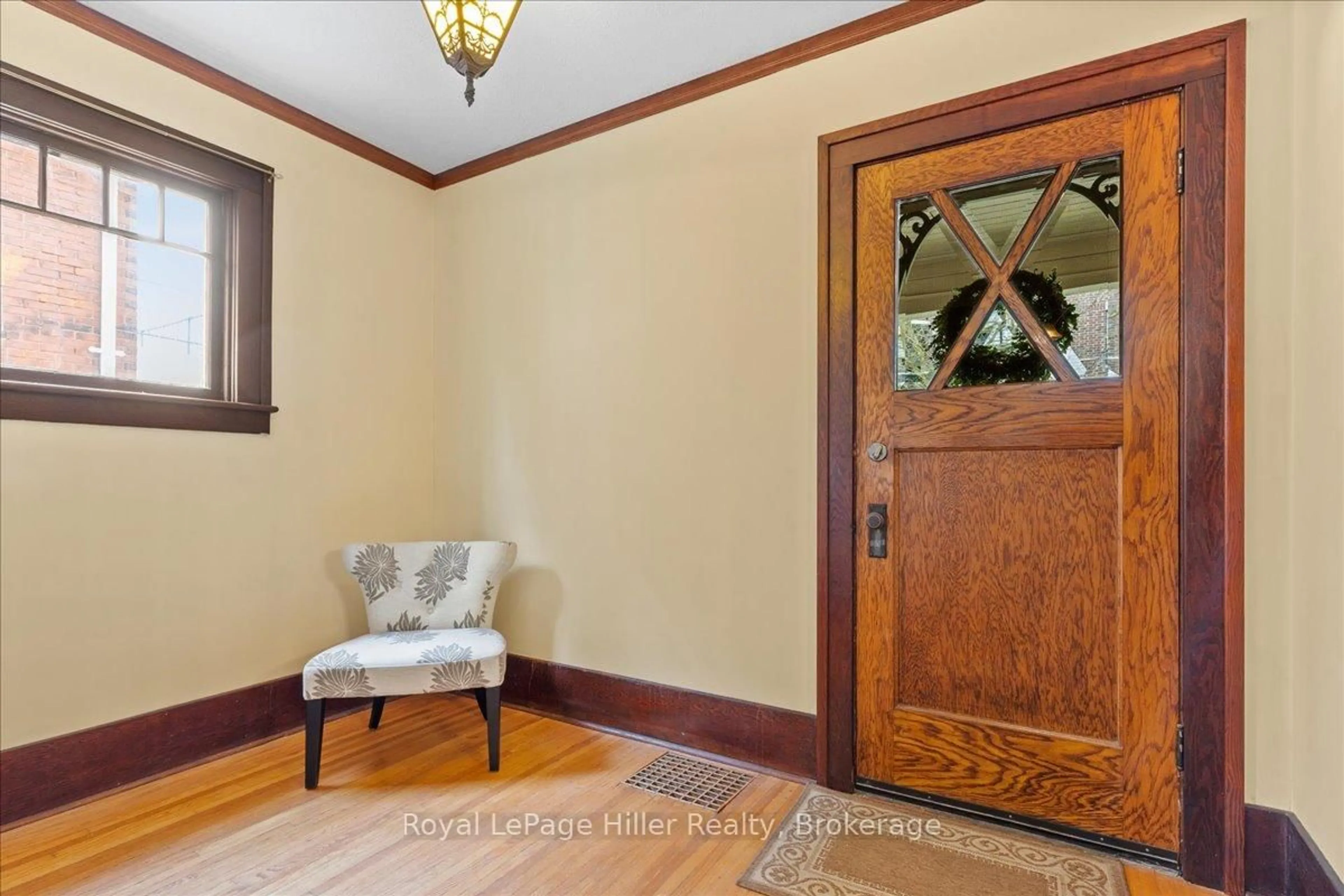 Indoor foyer for 61 Ballantyne Ave, Stratford Ontario N5A 3A6