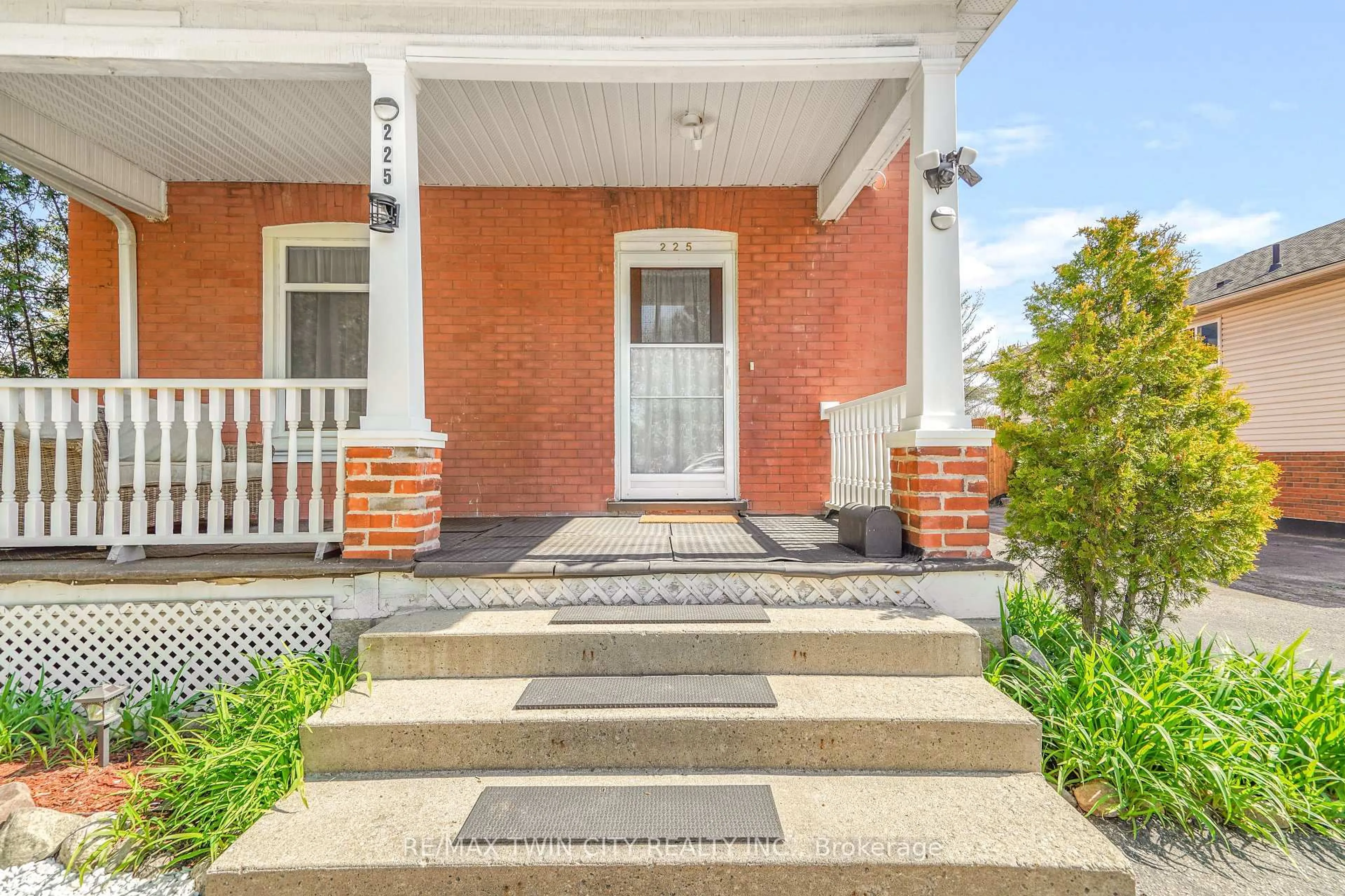Home with brick exterior material, street for 225 Charing Cross St, Brantford Ontario N3R 2J7