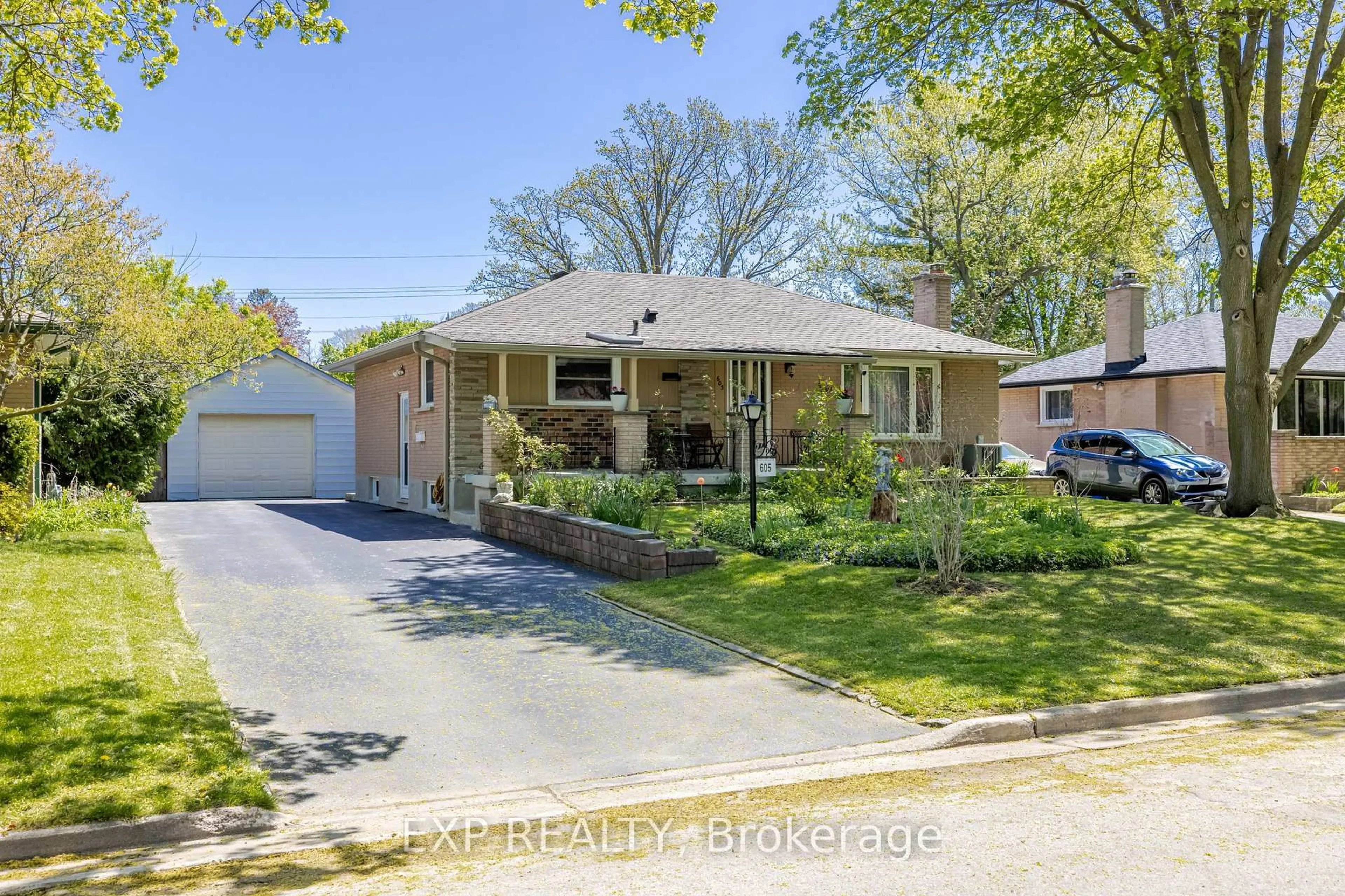 Home with brick exterior material, street for 605 Ridgewood Cres, London South Ontario N6J 3J1