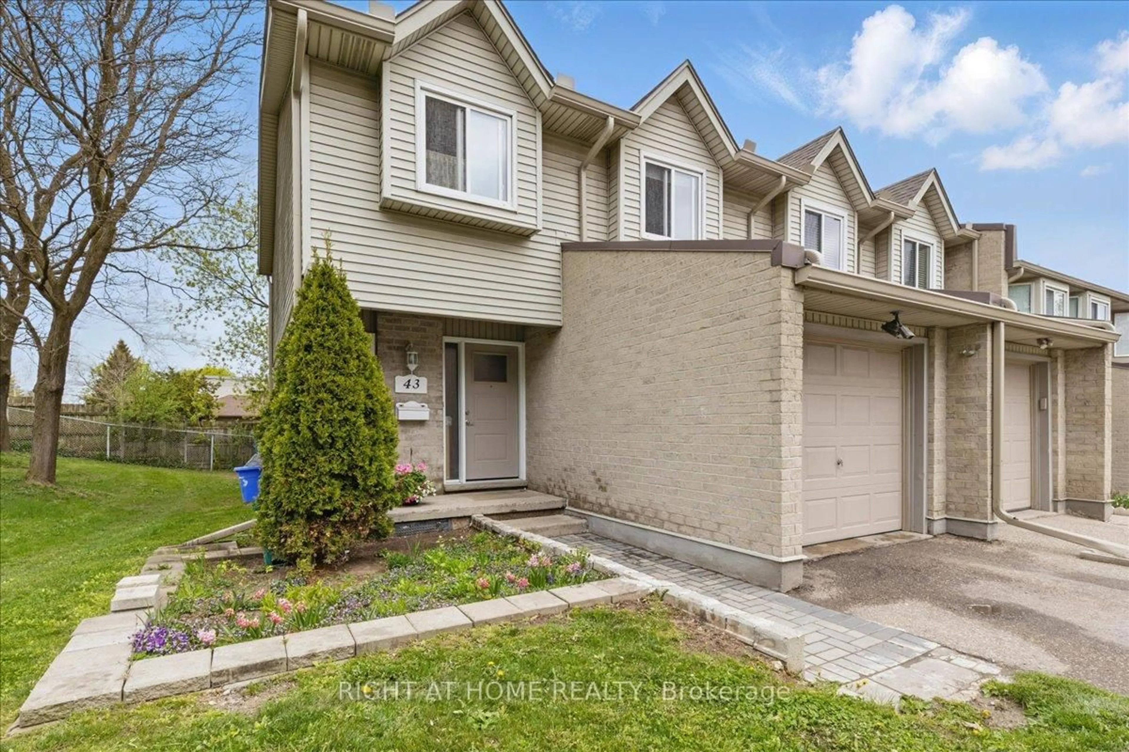 Unknown for 20 Paulander Dr #43, Kitchener Ontario N2M 5L3