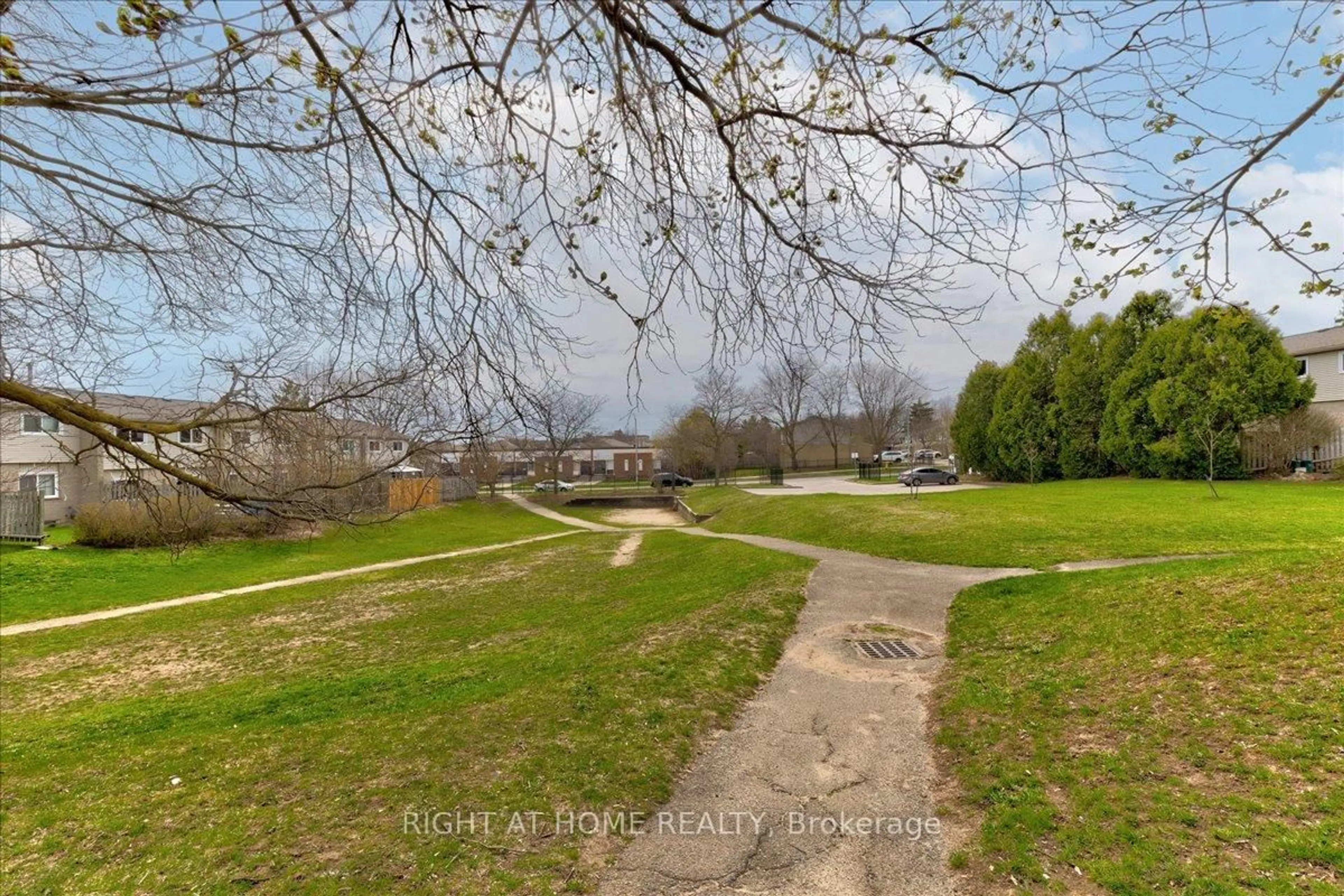 A pic from outside/outdoor area/front of a property/back of a property/a pic from drone, unknown for 20 Paulander Dr #43, Kitchener Ontario N2M 5L3
