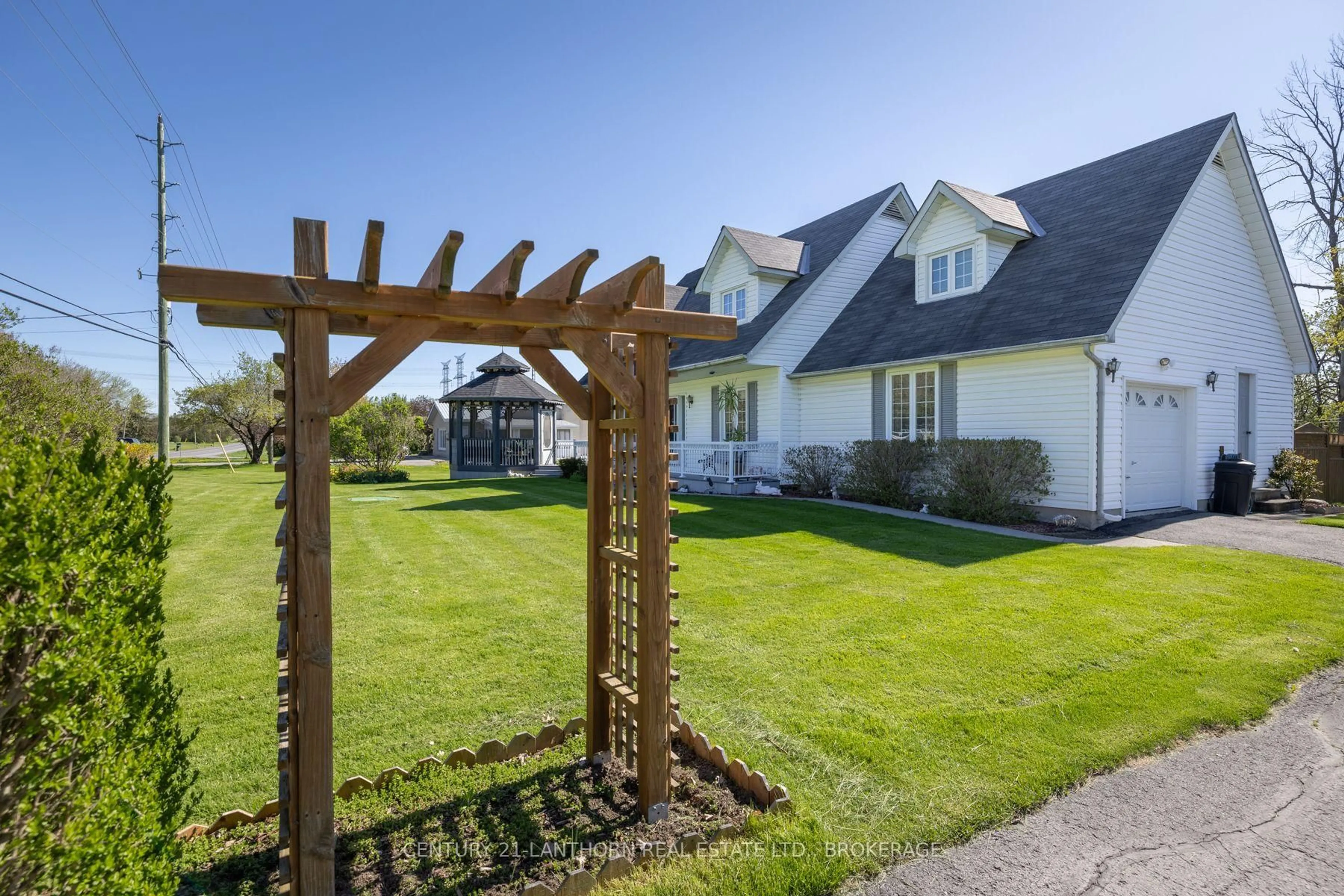 A pic from outside/outdoor area/front of a property/back of a property/a pic from drone, unknown for 1066 COUNTY ROAD #9 Rd, Greater Napanee Ontario K7R 0E4