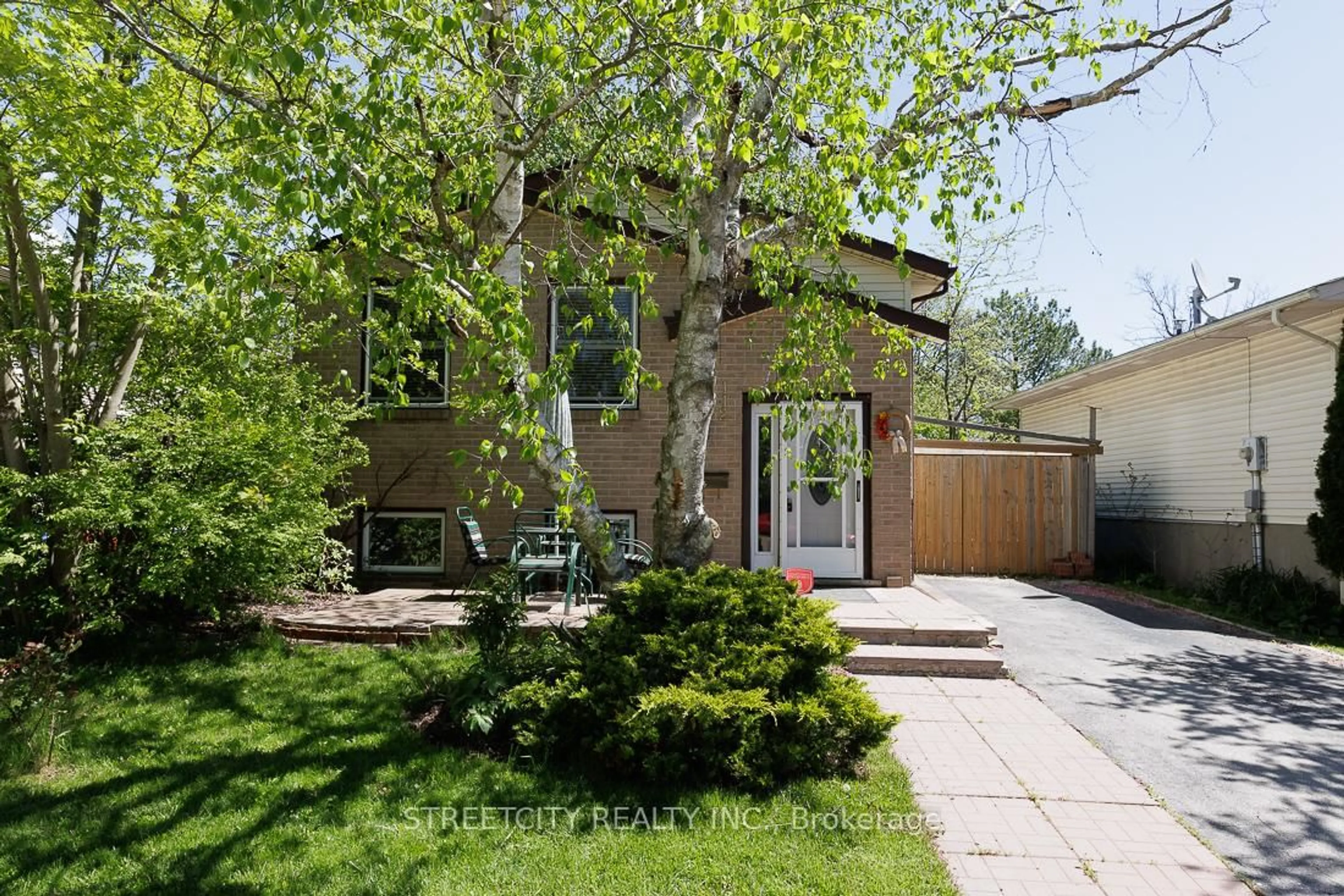 Unknown for 112 ARDSLEY Cres, London North Ontario N6G 3W7