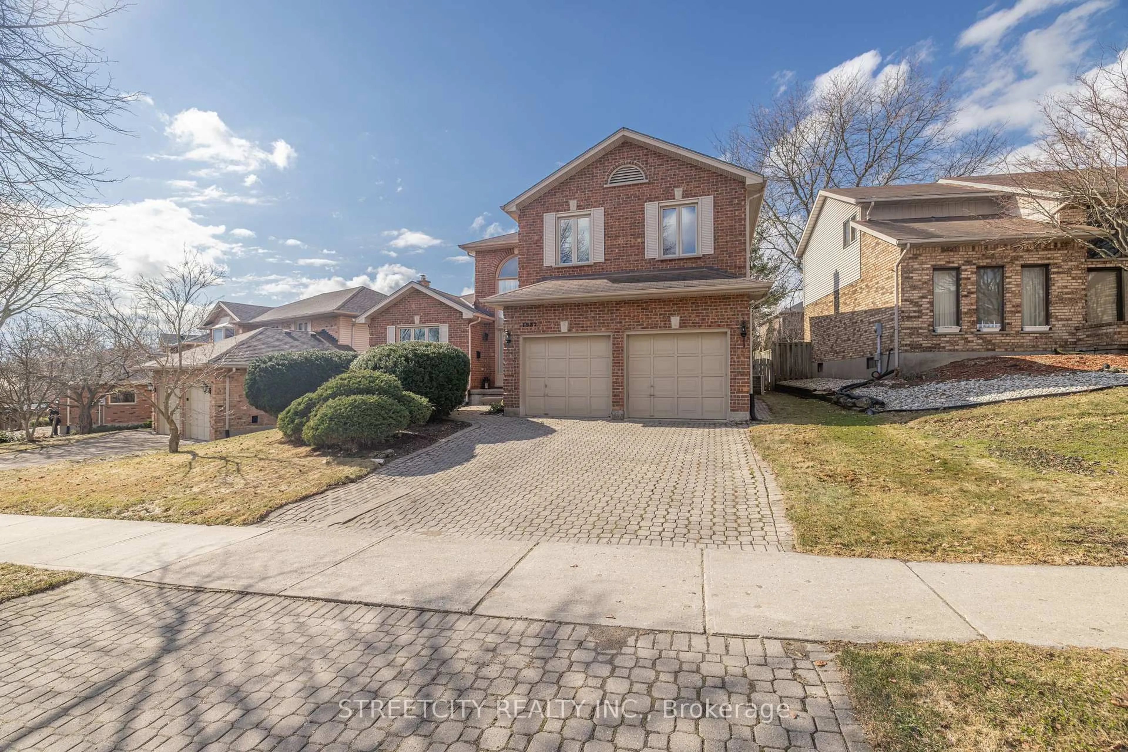 Unknown for 1537 Hillside Dr, London North Ontario N6G 4M5