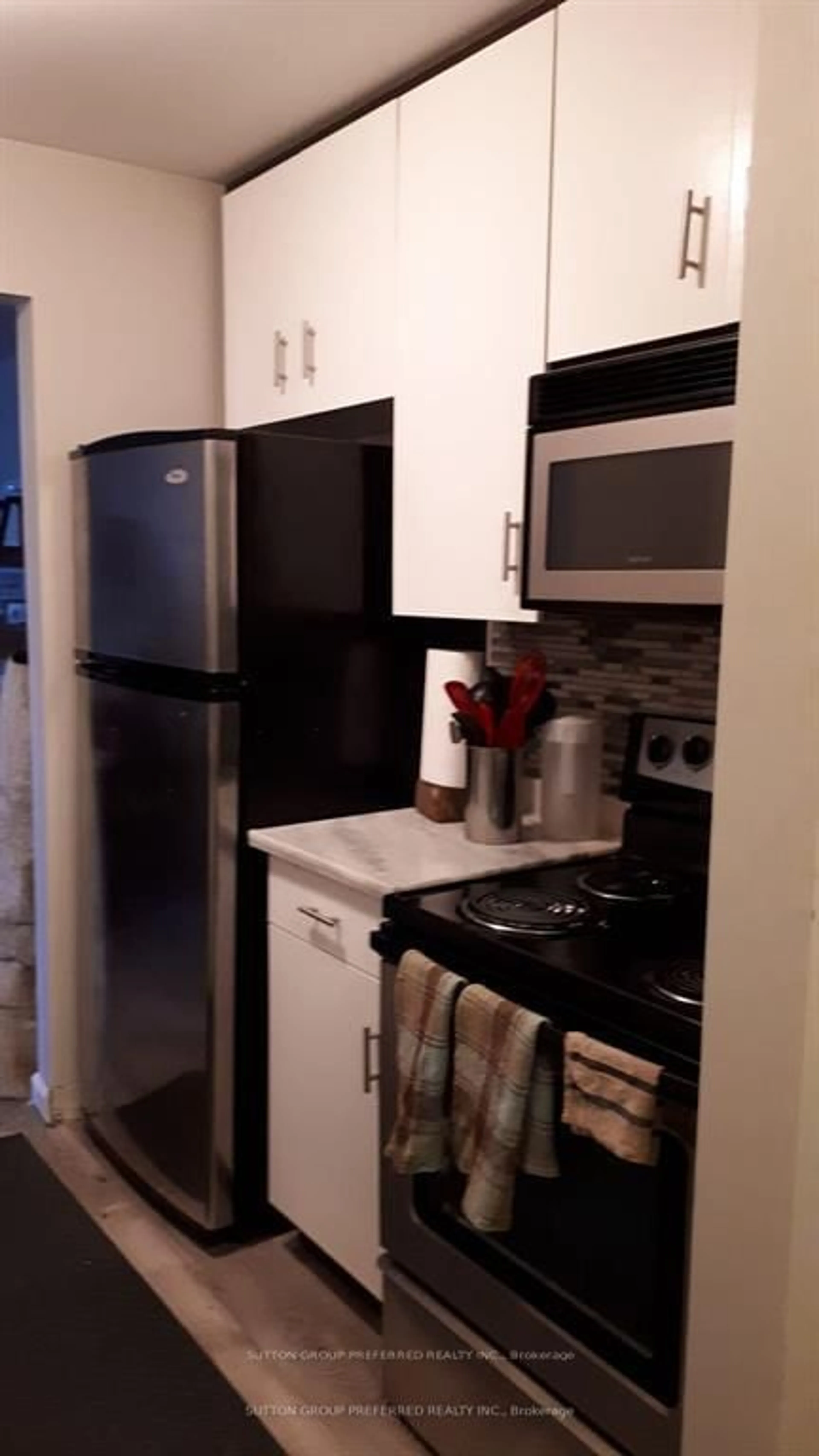 Standard kitchen, unknown for 739 Deveron Cres #208, London South Ontario N5Z 4Y1