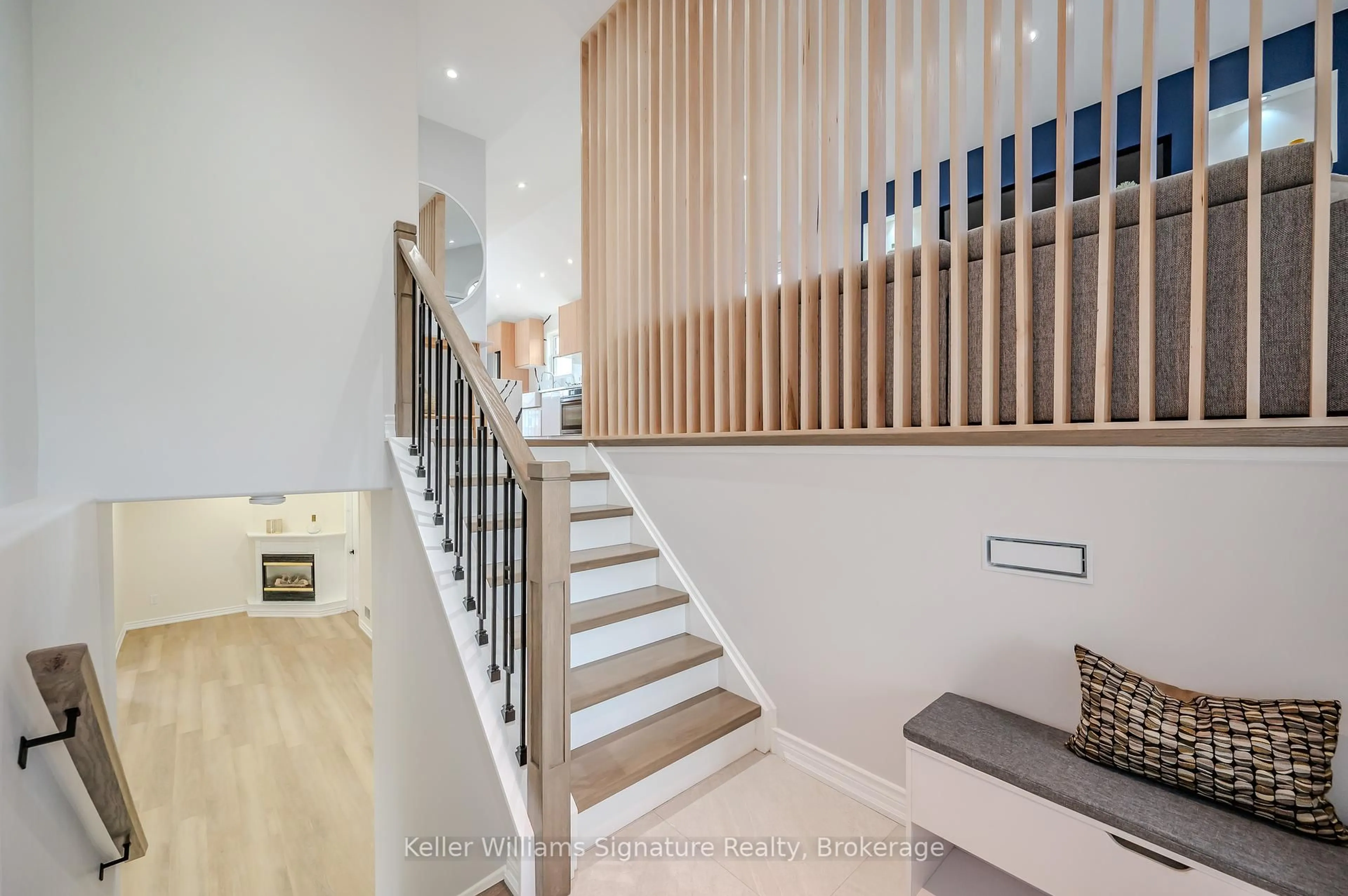 Stairs for 59 Whitlaw Way, Brant Ontario N3L 4B3
