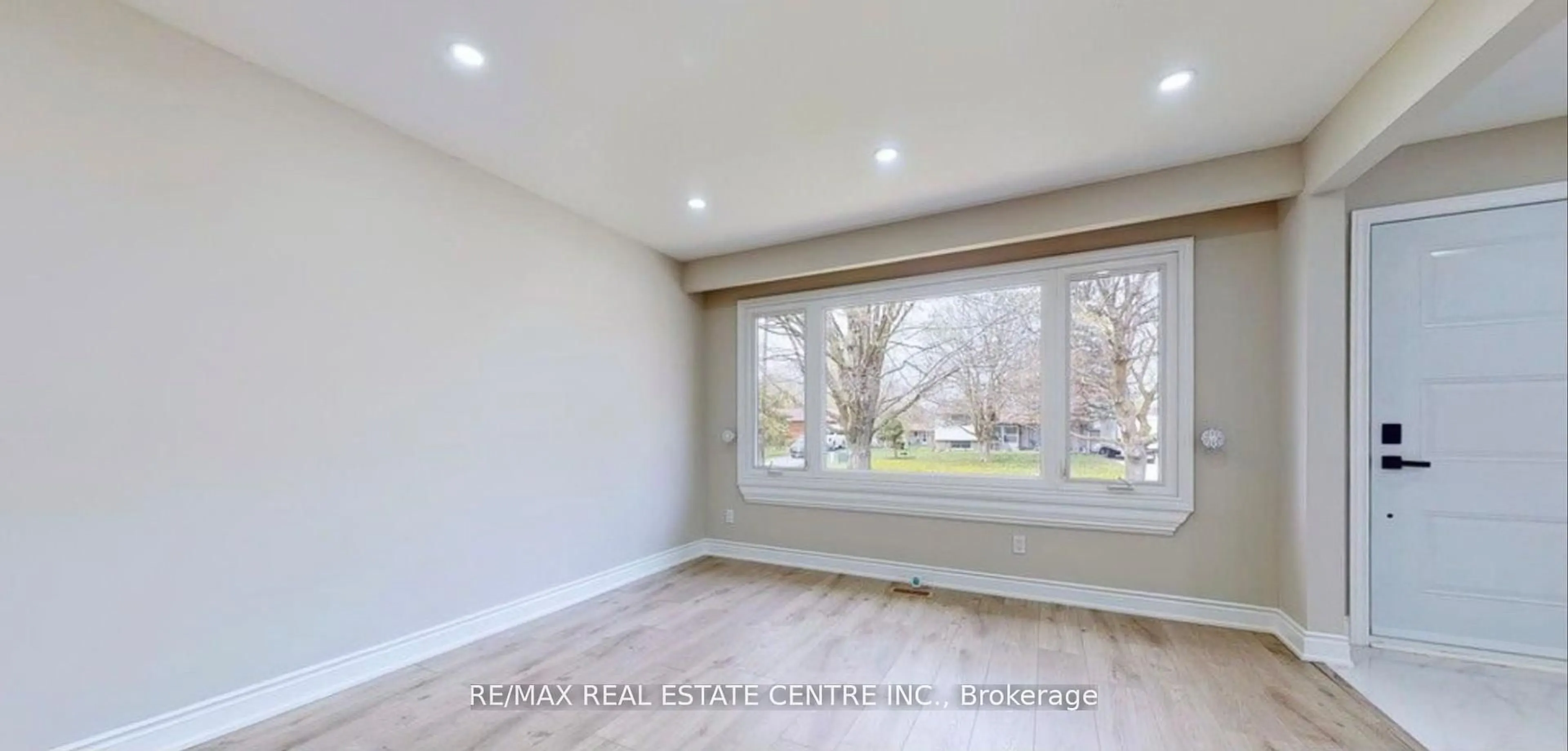 A pic of a room for 225 Simon St, Shelburne Ontario L9V 3Y3