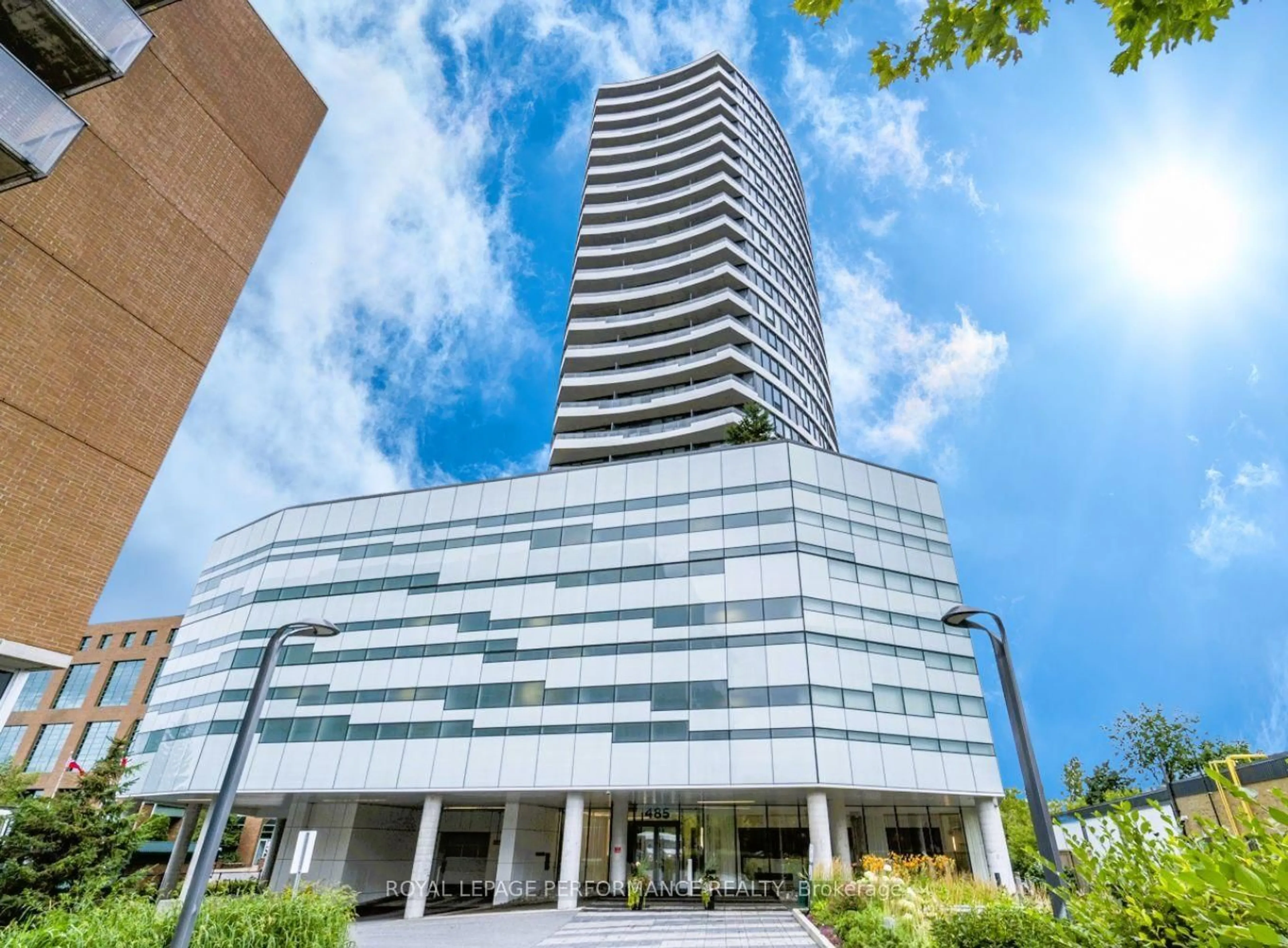 Indoor foyer for 485 Richmond Rd #1102, Ottawa Ontario K2A 3W9