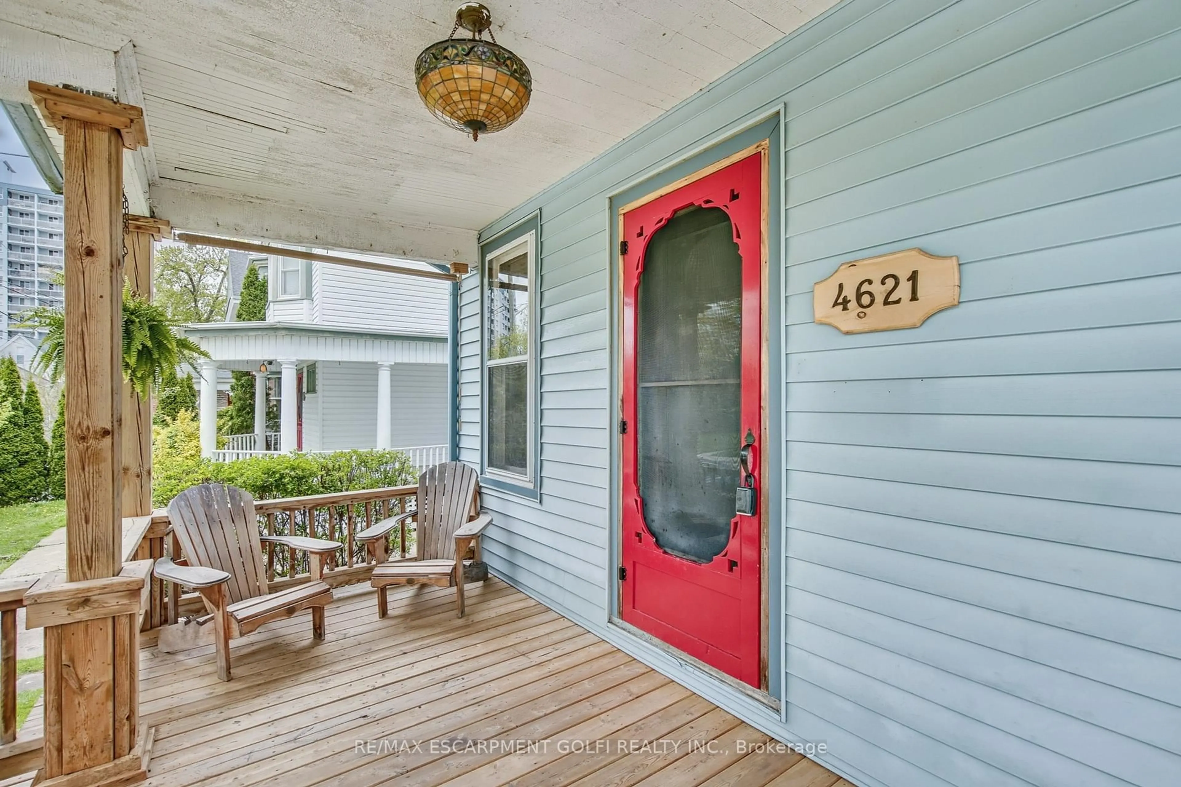 Indoor entryway for 4621 Ellis St, Niagara Falls Ontario L2E 1H8