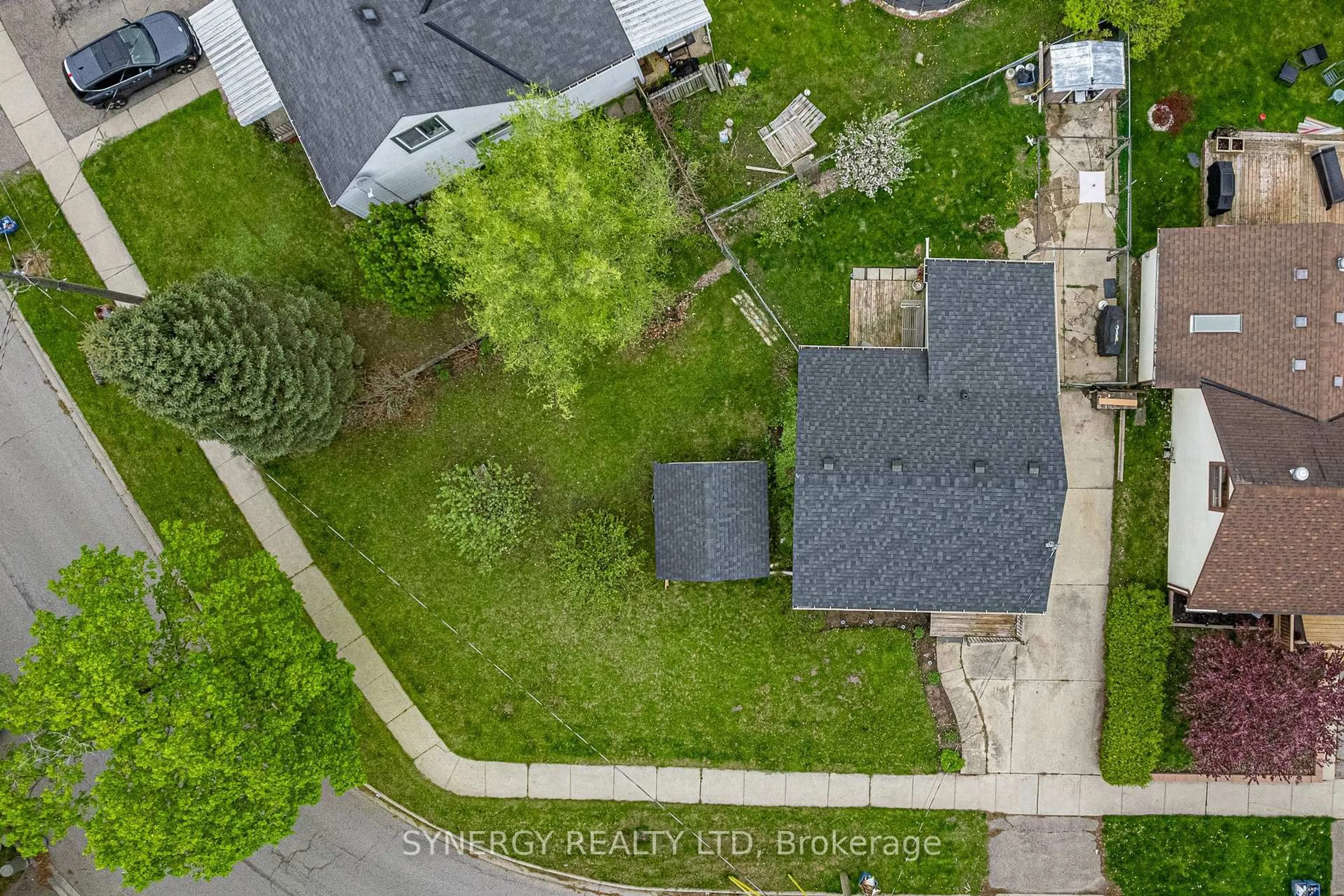 A pic from outside/outdoor area/front of a property/back of a property/a pic from drone, street for 151 Wilkes St, Brant Ontario N3T 4W4