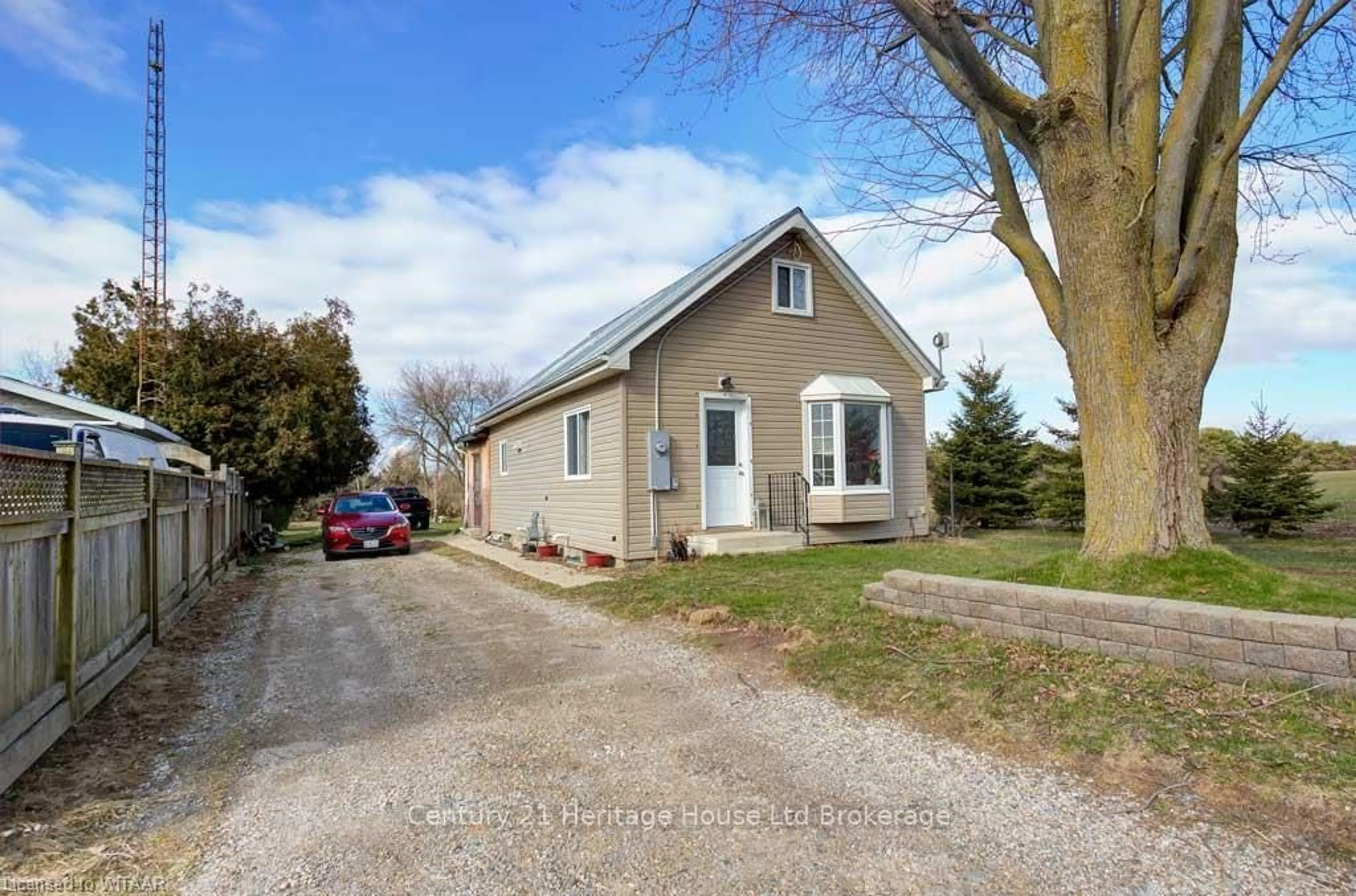 A pic from outside/outdoor area/front of a property/back of a property/a pic from drone, street for 334319 ROSSLAND Line, South-West Oxford Ontario N5C 3J8