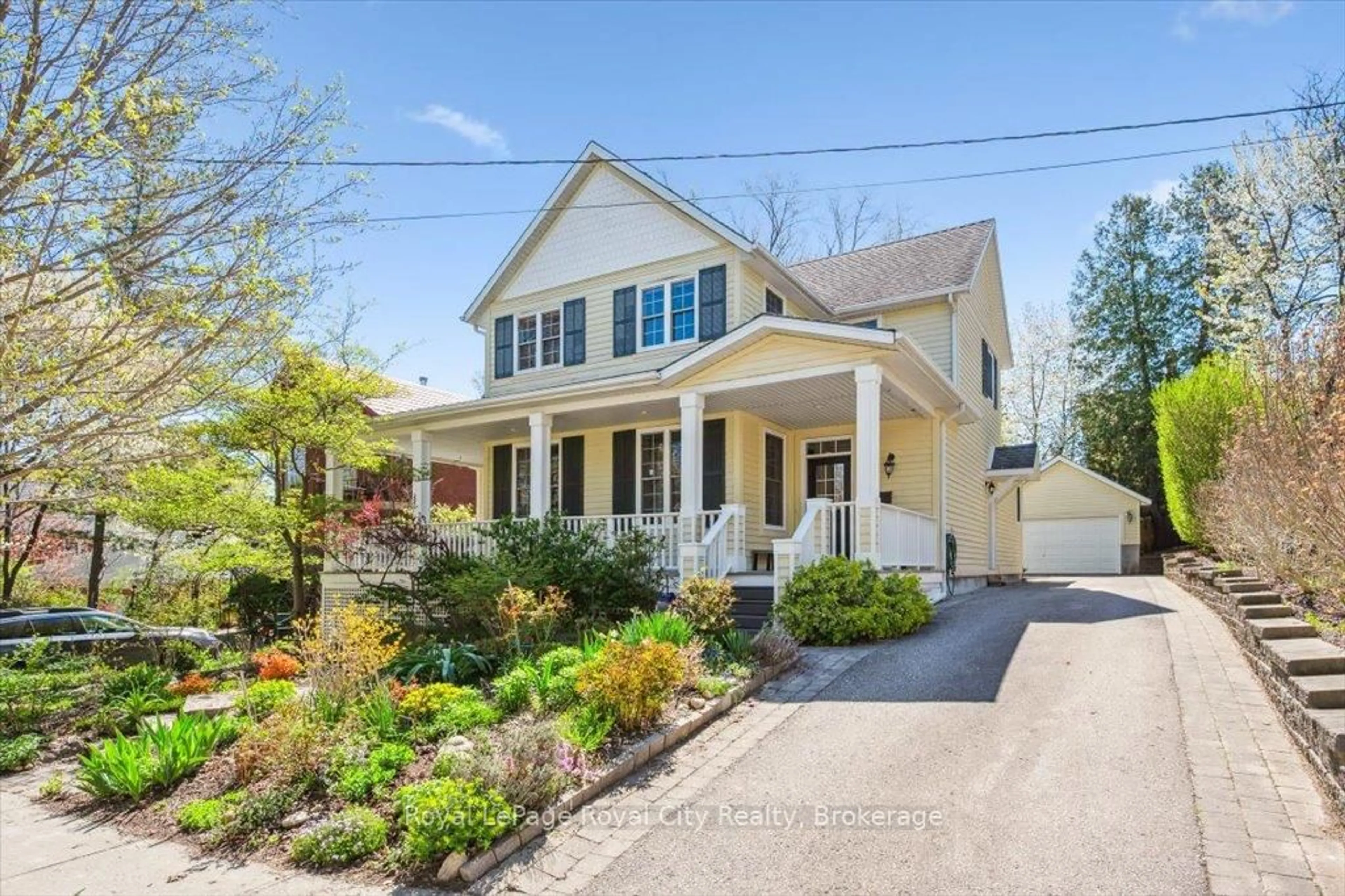 Home with vinyl exterior material, street for 86 Cambridge St, Guelph Ontario N1H 2V4