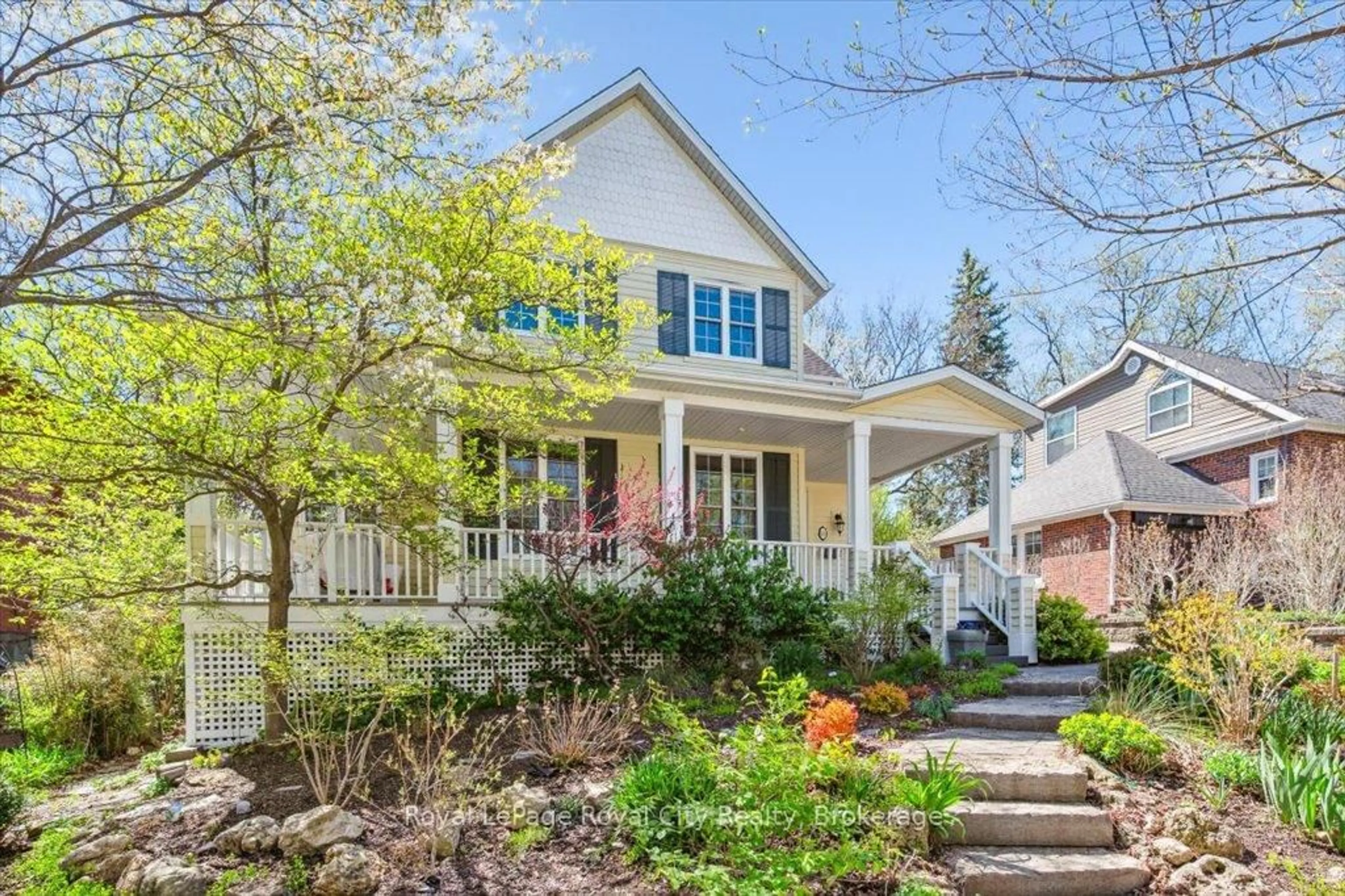 Home with vinyl exterior material, street for 86 Cambridge St, Guelph Ontario N1H 2V4